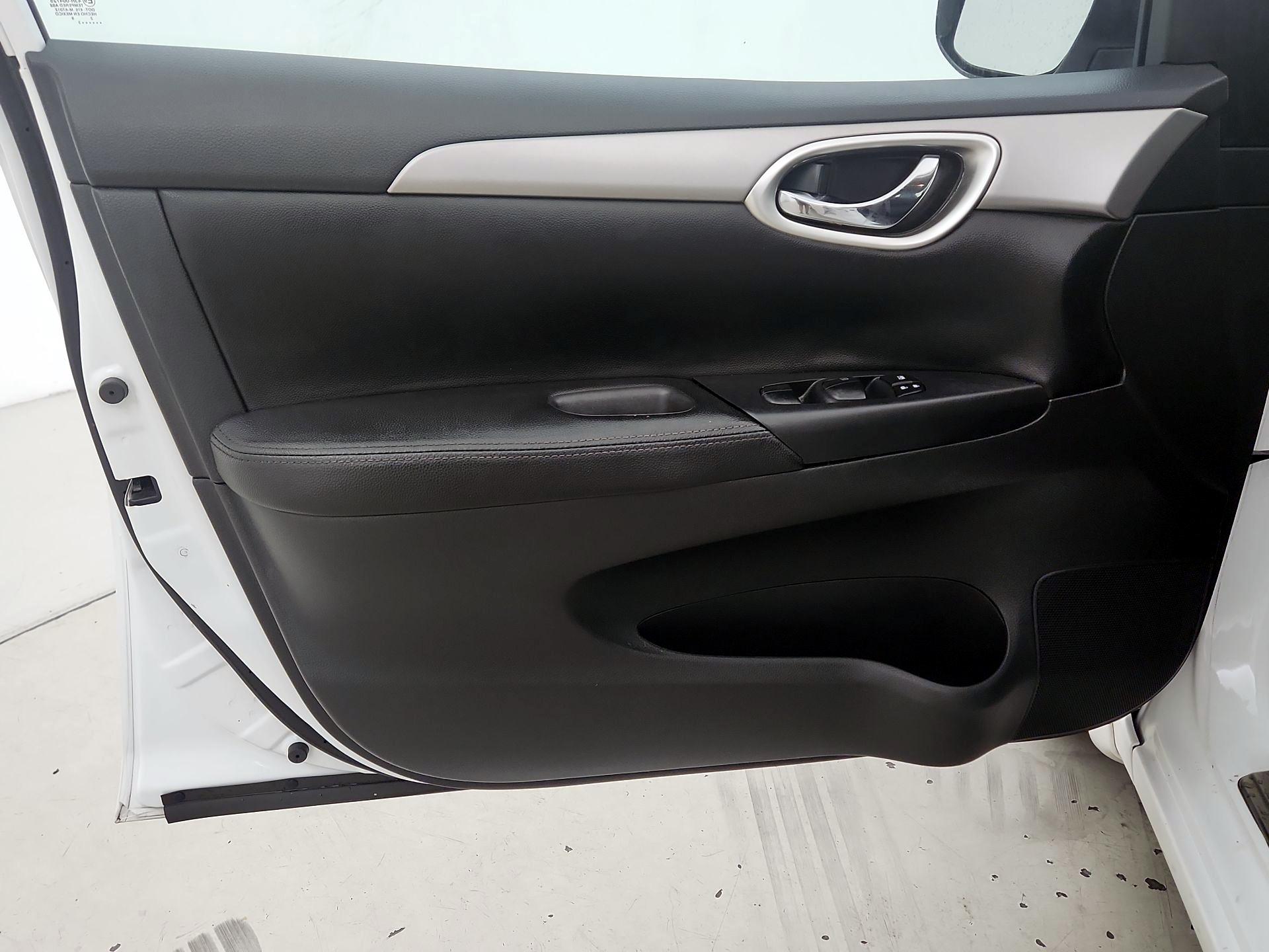 Thumbnail: 2013 Nissan Sentra - 12