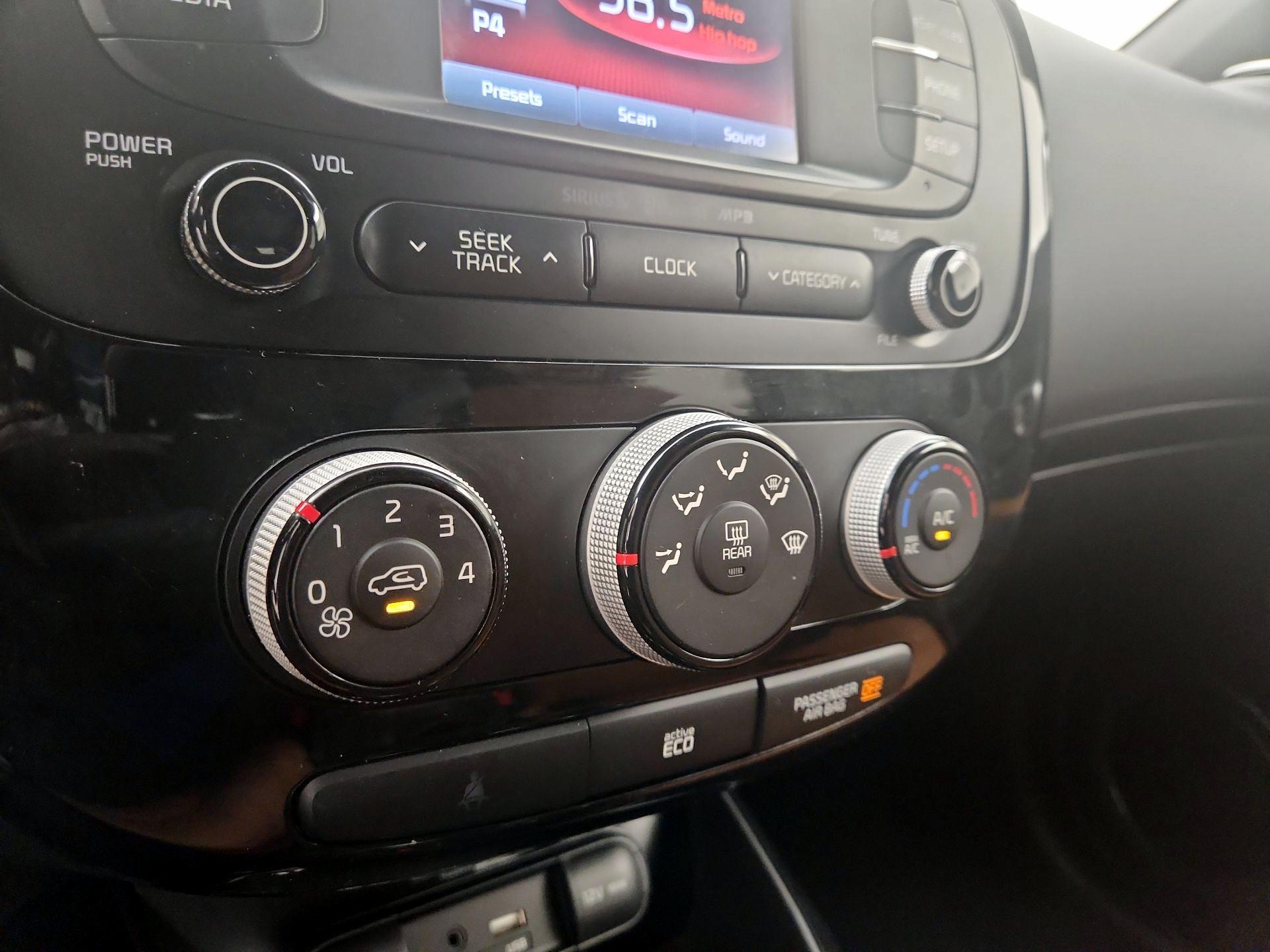 Thumbnail: 2015 Kia Soul - 16
