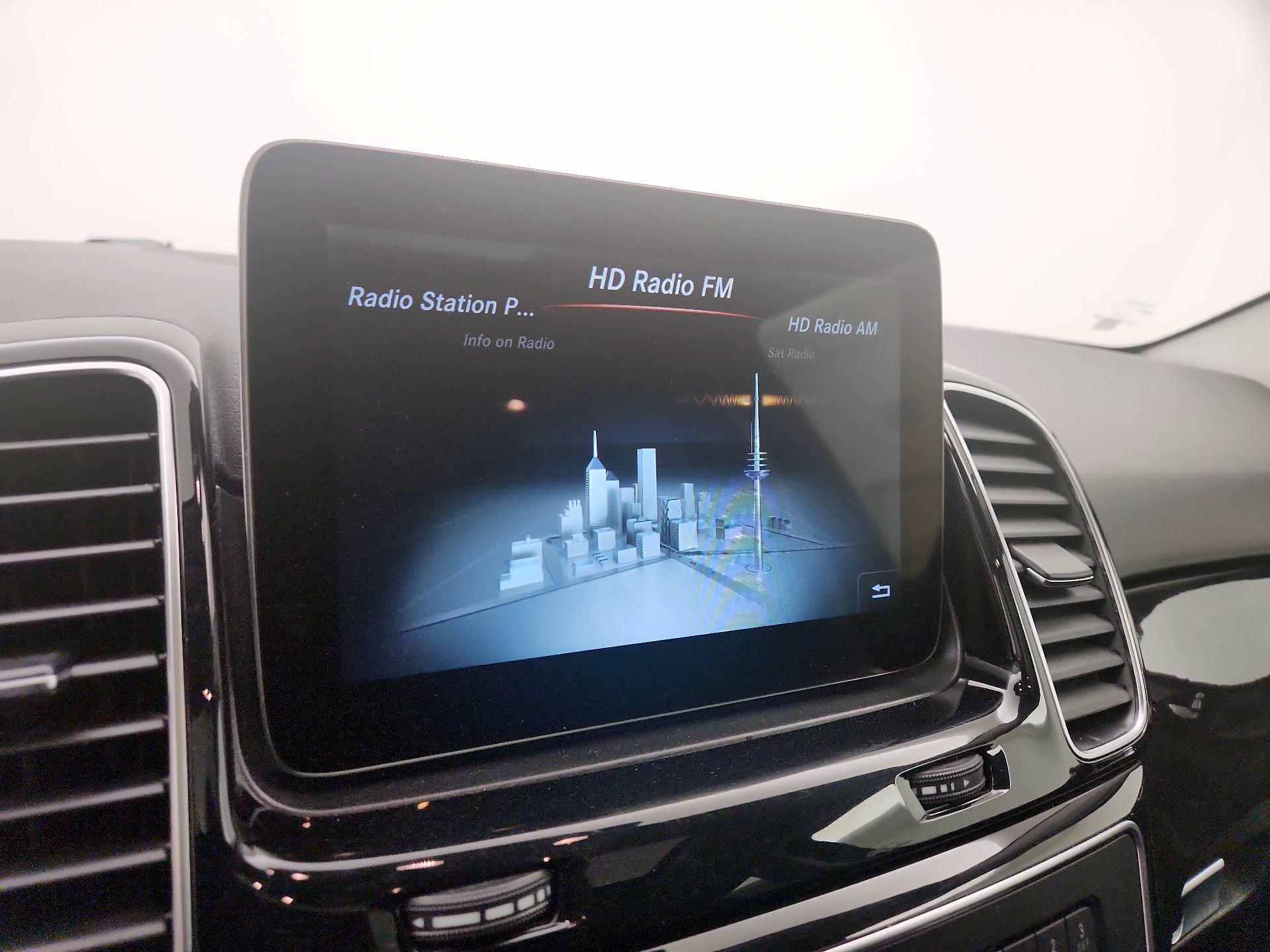 Thumbnail: 2016 Mercedes-Benz GLE - 16