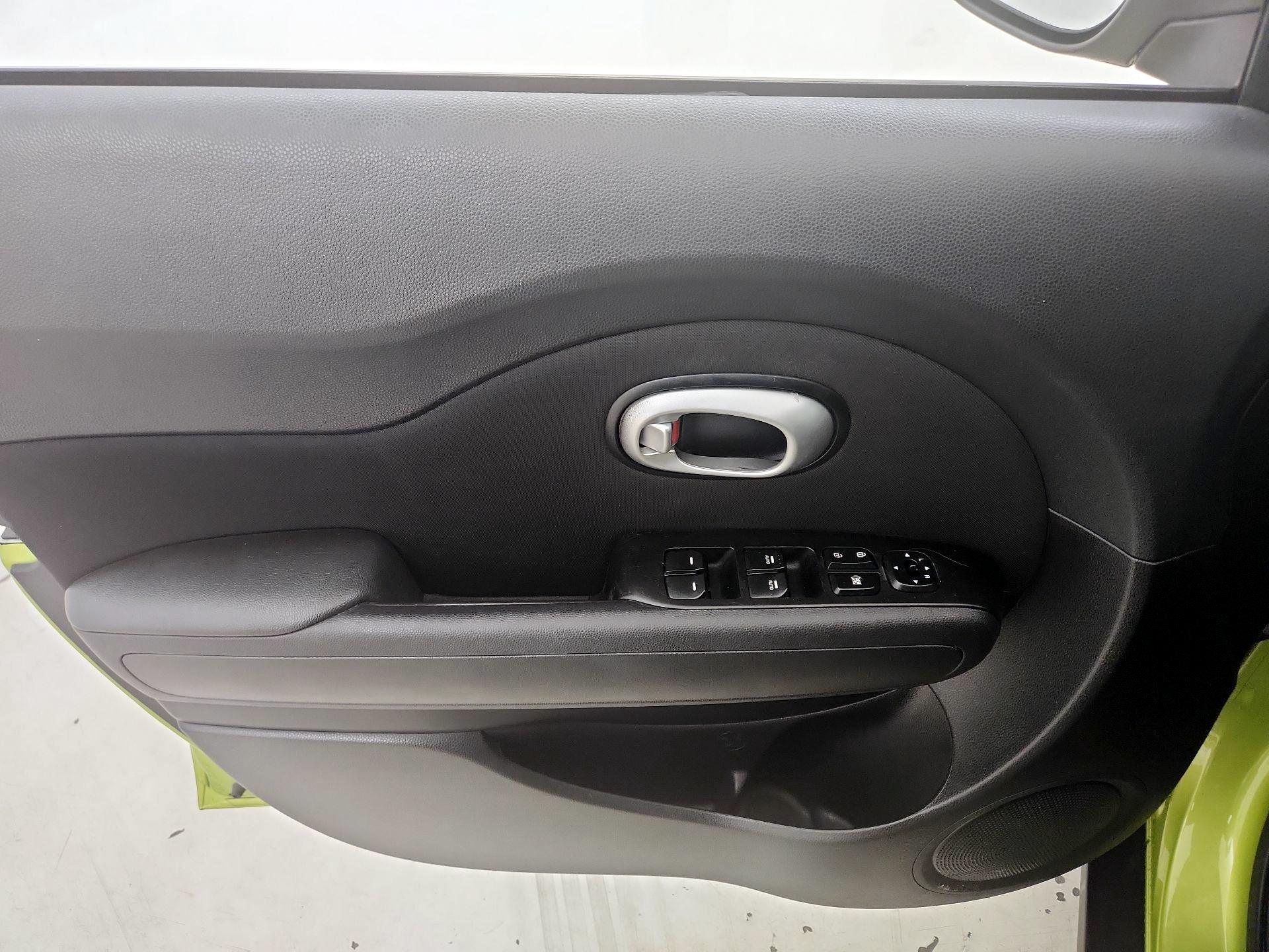 Thumbnail: 2014 Kia Soul - 12
