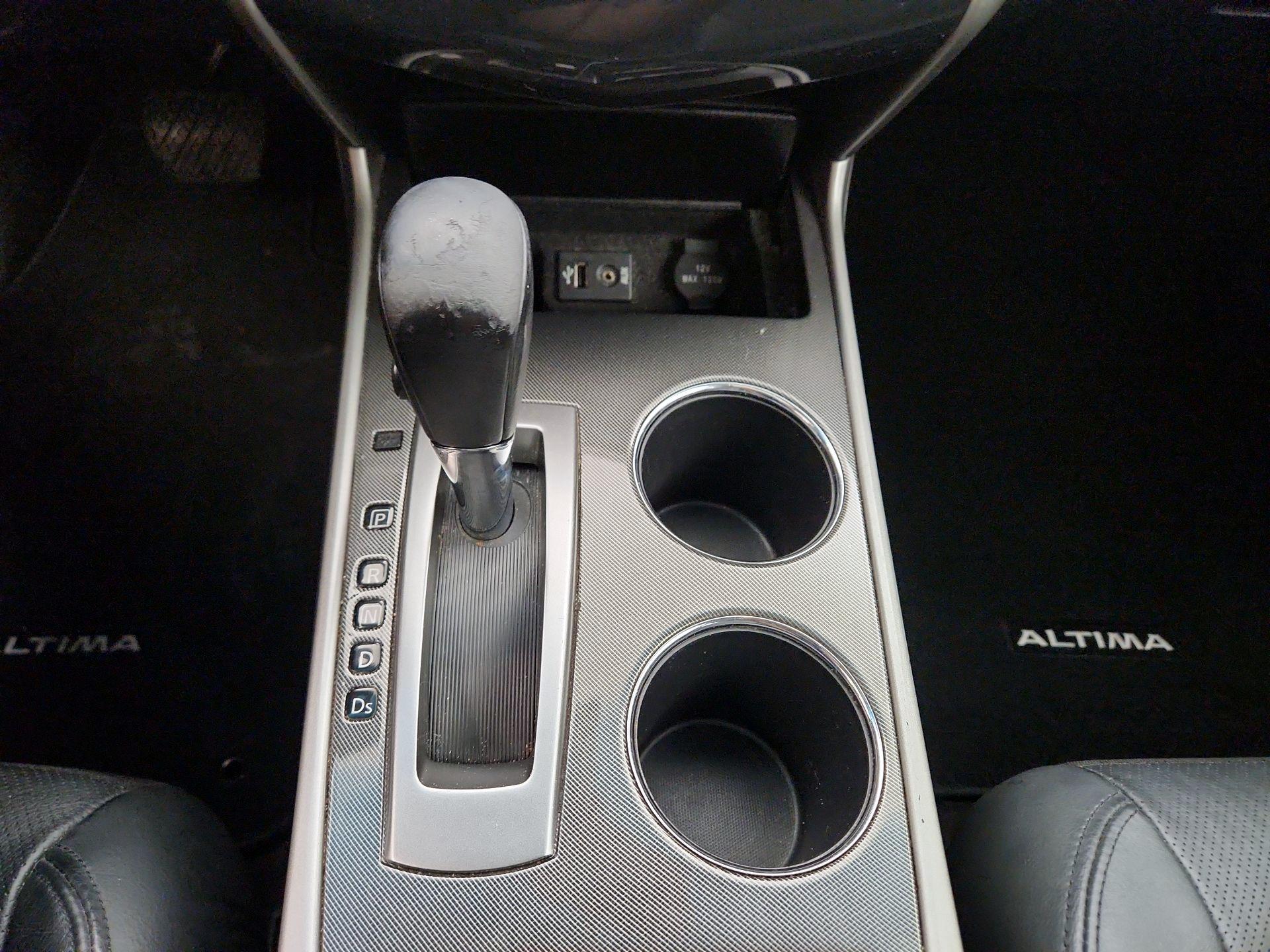 Thumbnail: 2014 Nissan Altima - 18