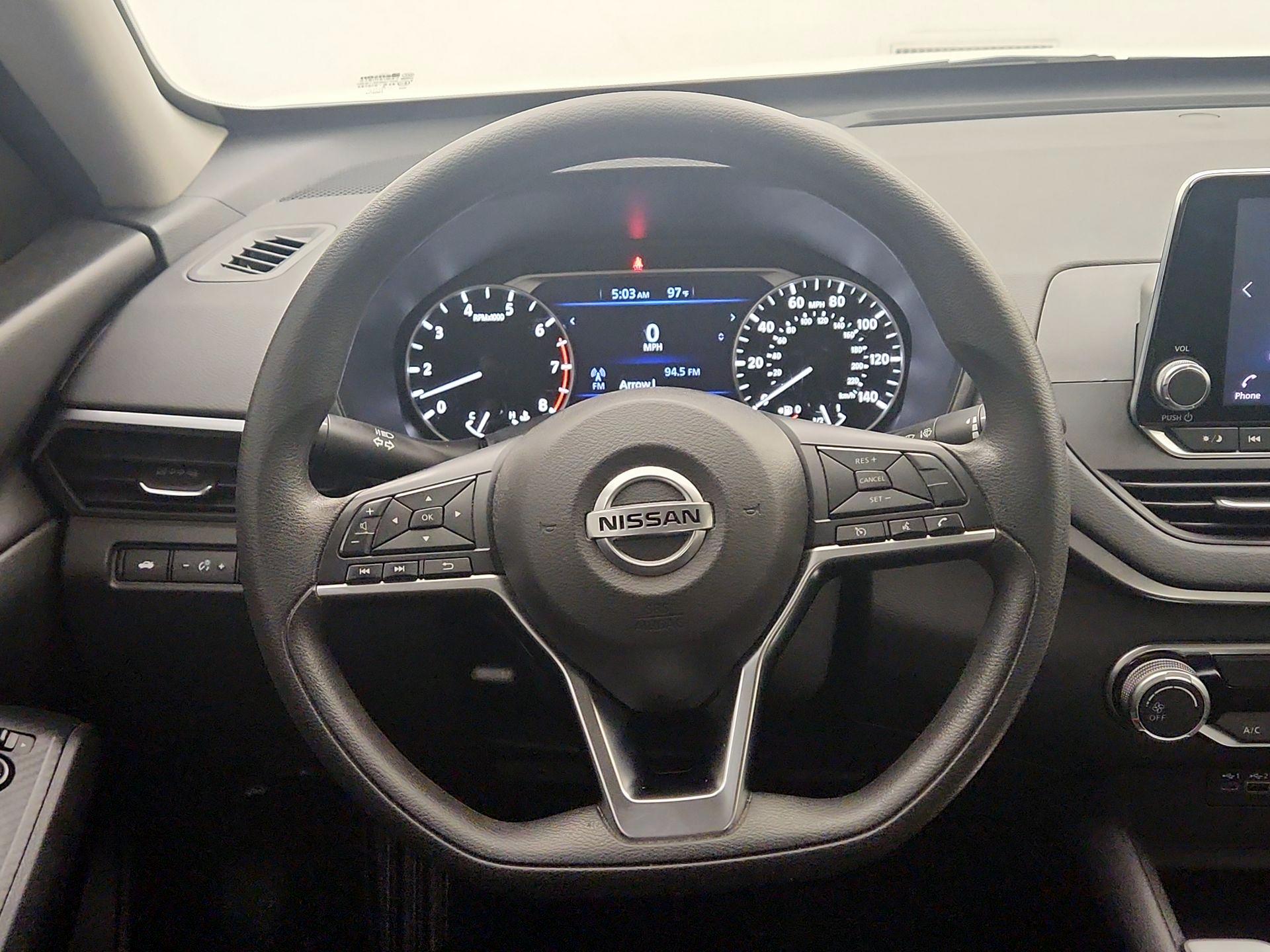 Thumbnail: 2020 Nissan Altima - 10