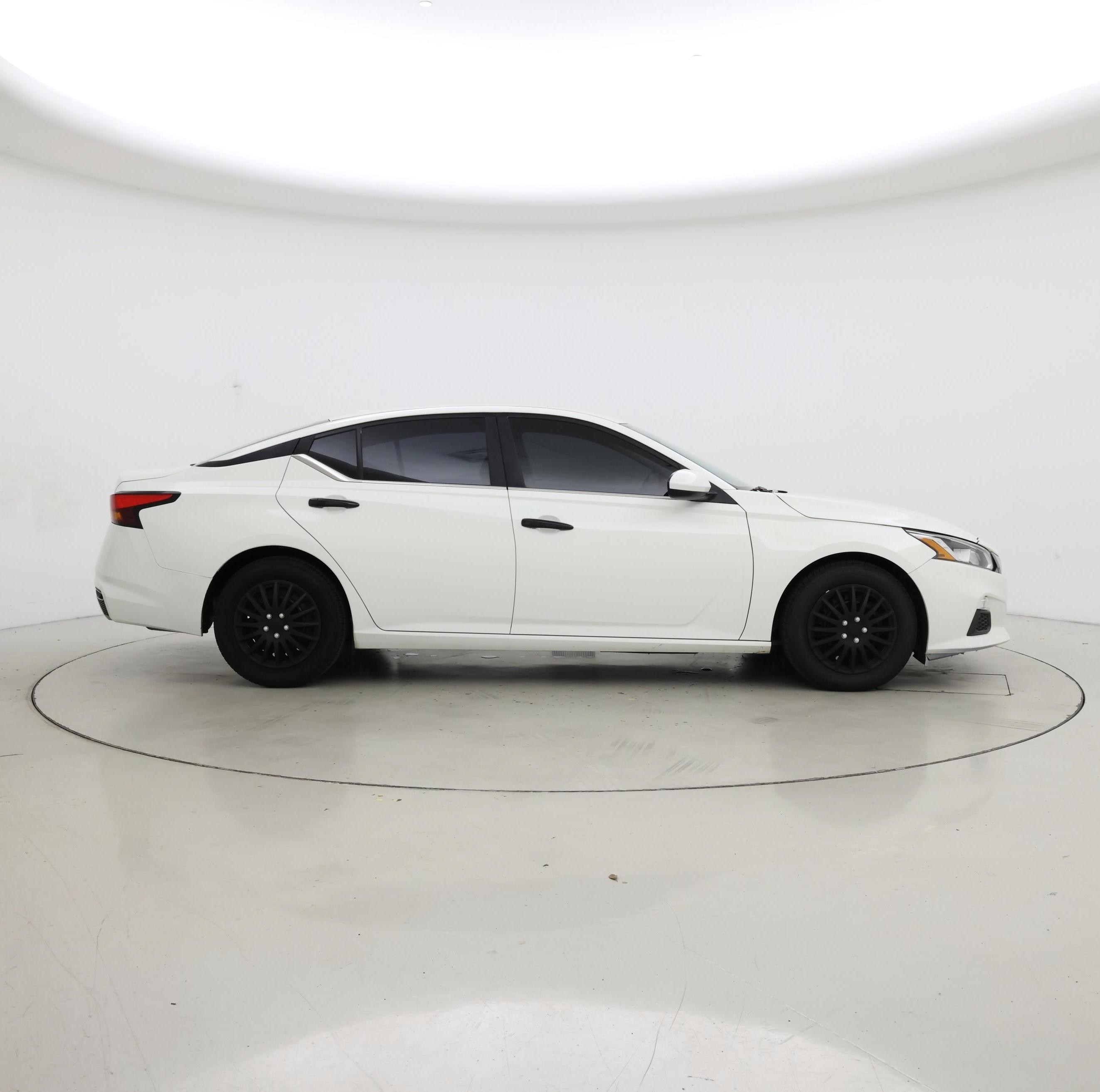 Thumbnail: 2020 Nissan Altima - 7