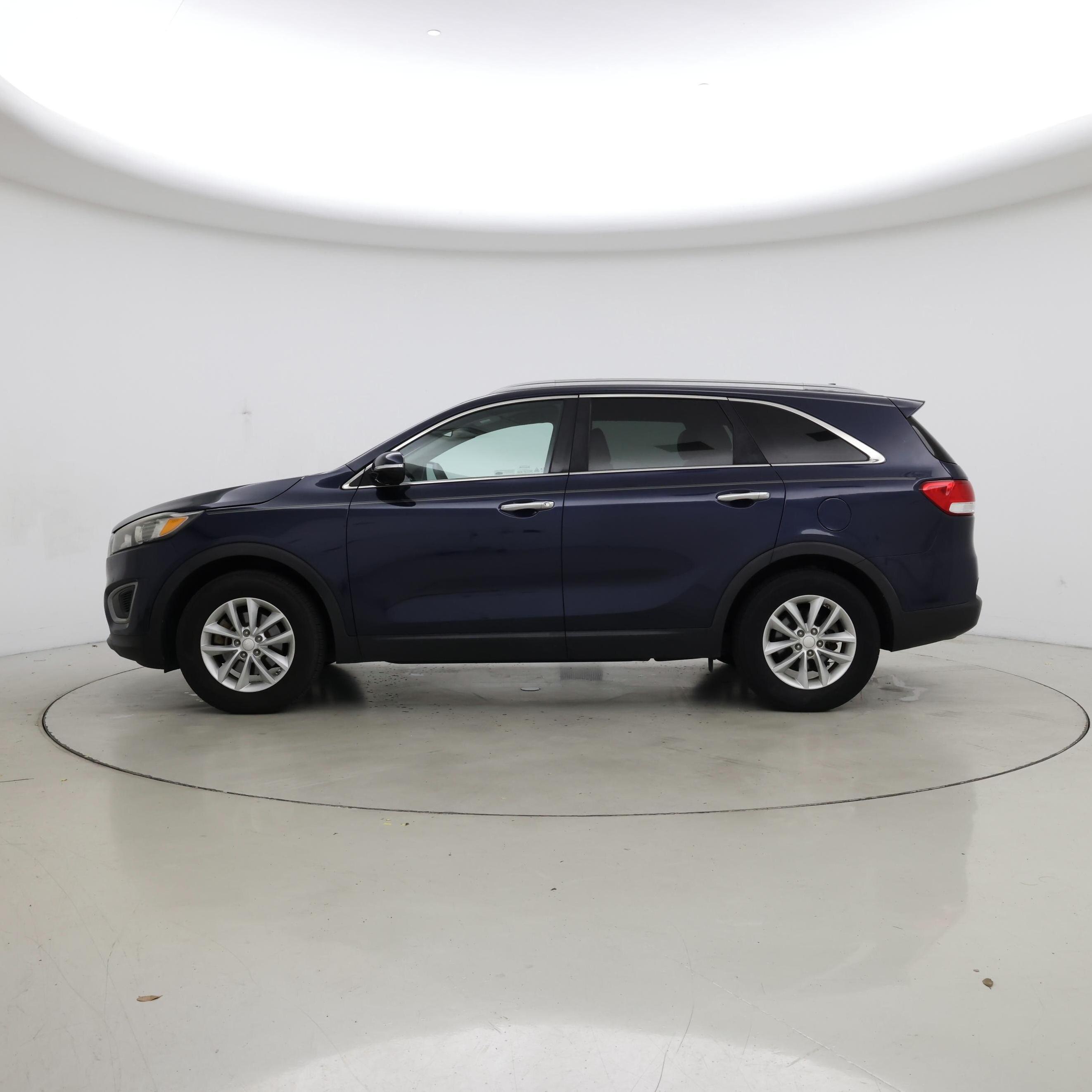 Thumbnail: 2018 Kia Sorento - 3