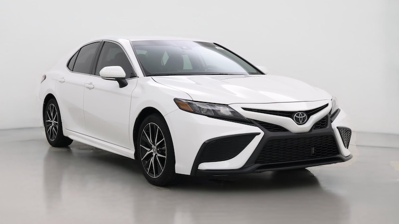 2024 Toyota Camry SE Hero Image