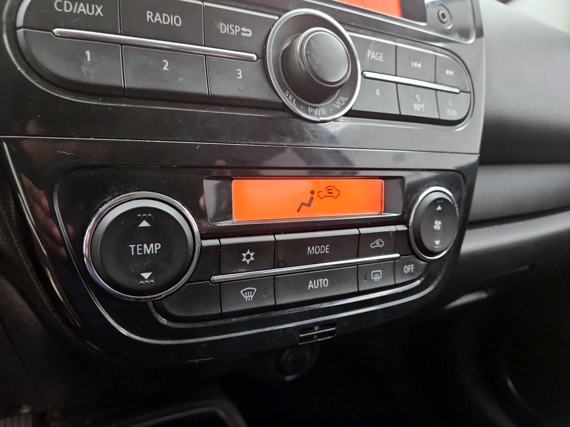 Thumbnail: 2015 Mitsubishi Mirage - 15