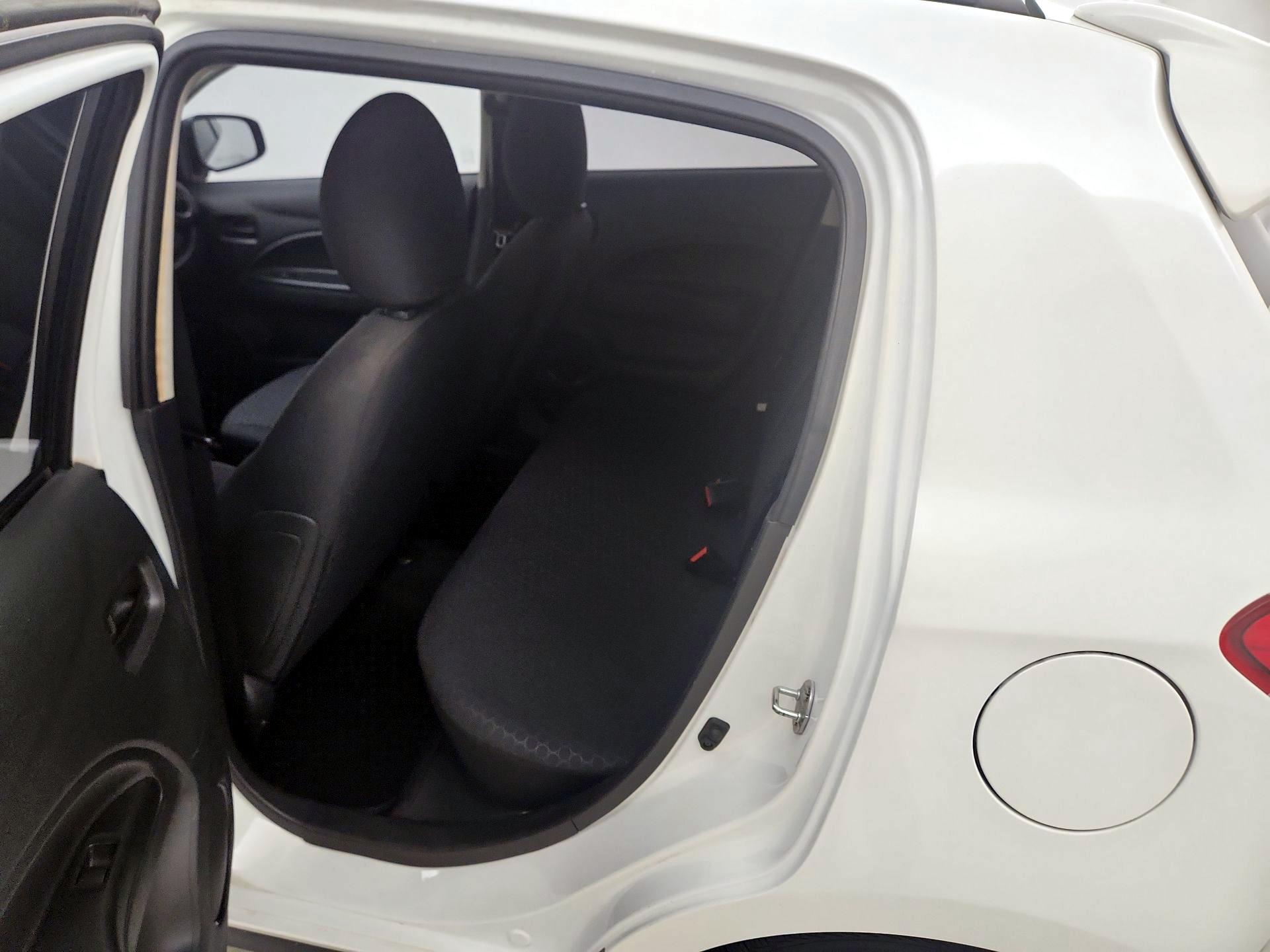 Thumbnail: 2015 Mitsubishi Mirage - 18