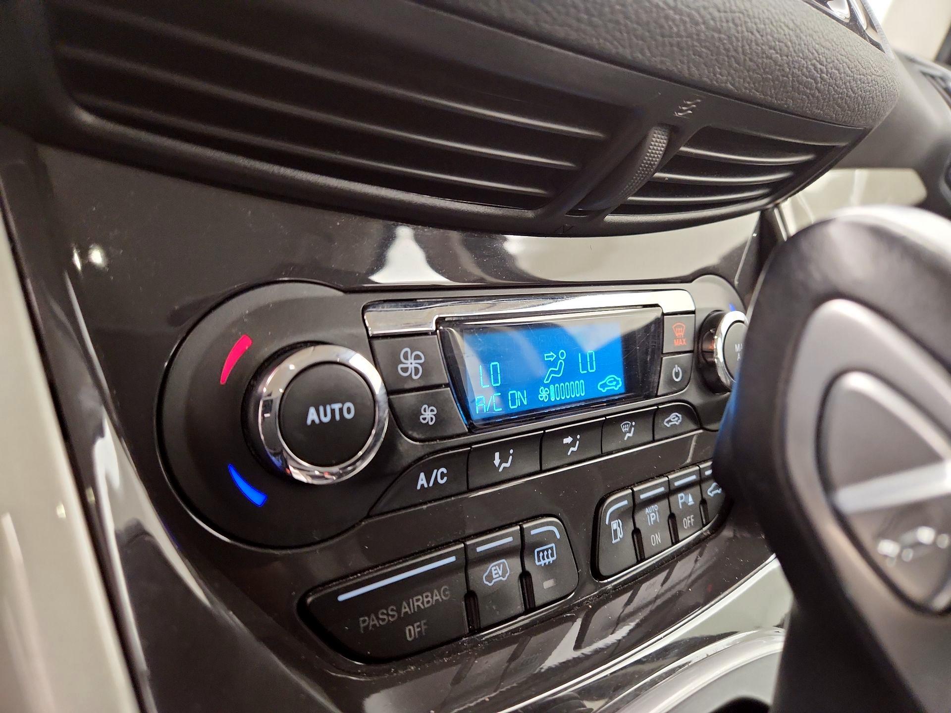 Thumbnail: 2013 Ford C-Max - 16