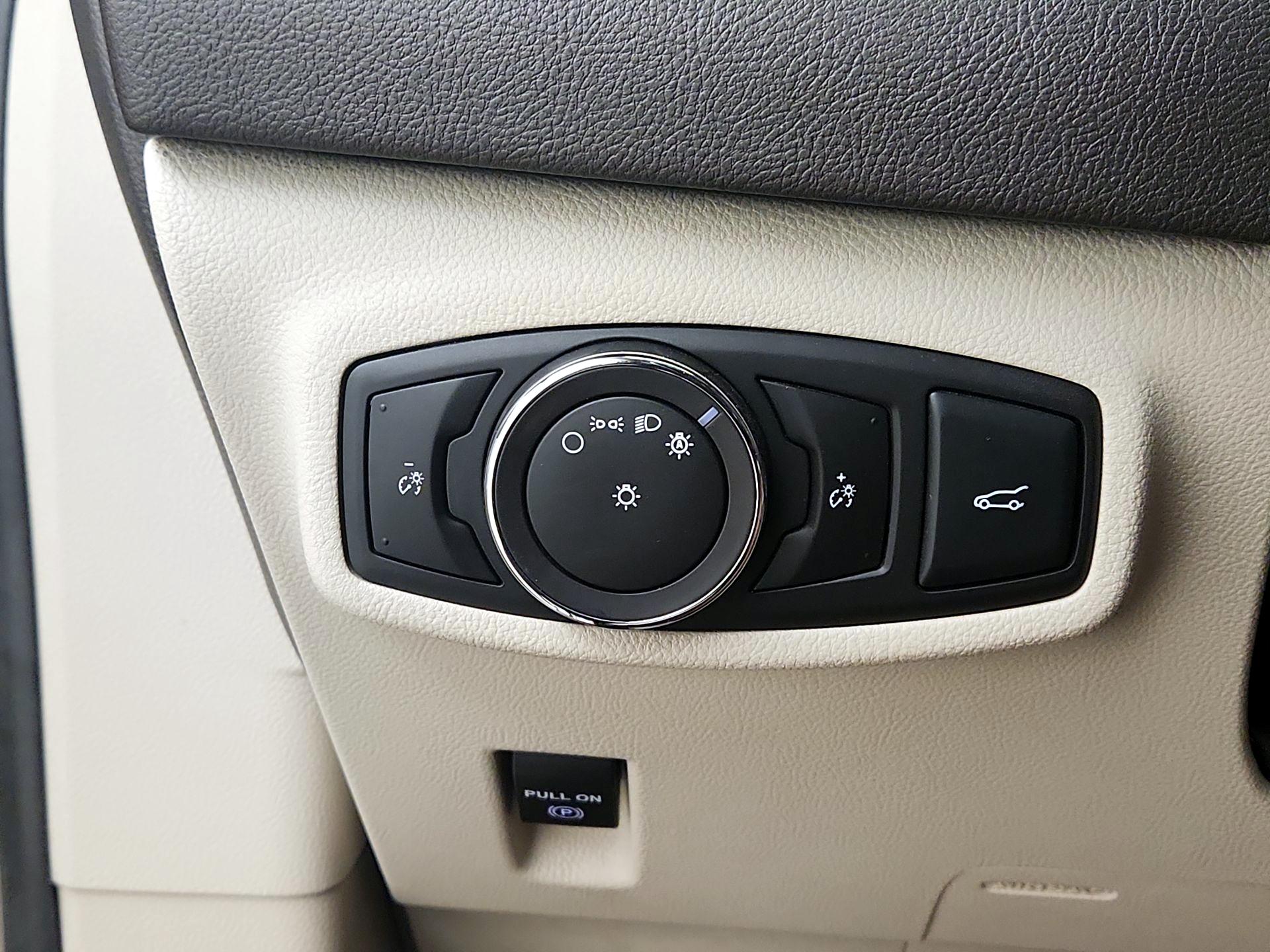 Thumbnail: 2018 Lincoln MKC - 13