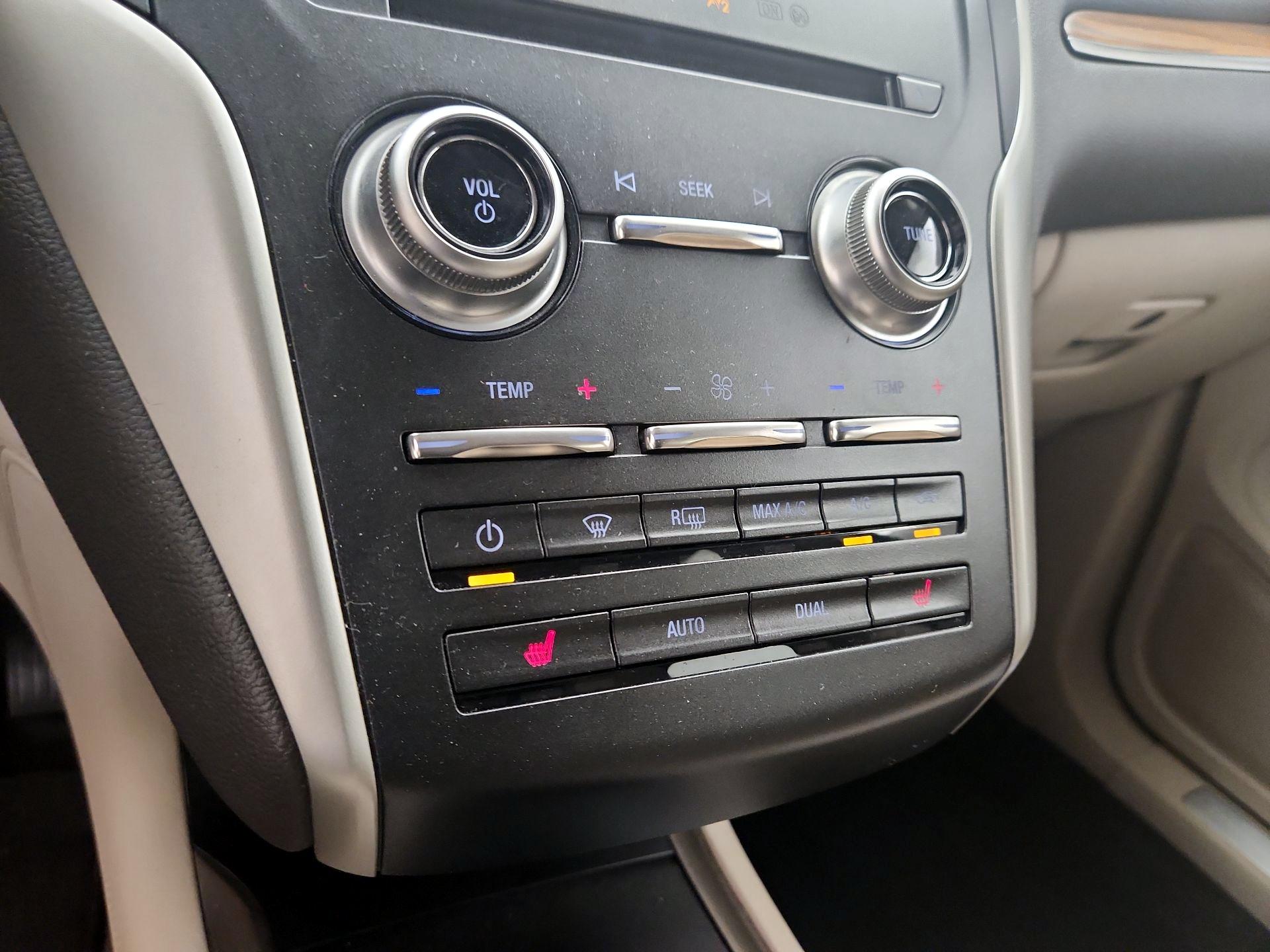 Thumbnail: 2018 Lincoln MKC - 17