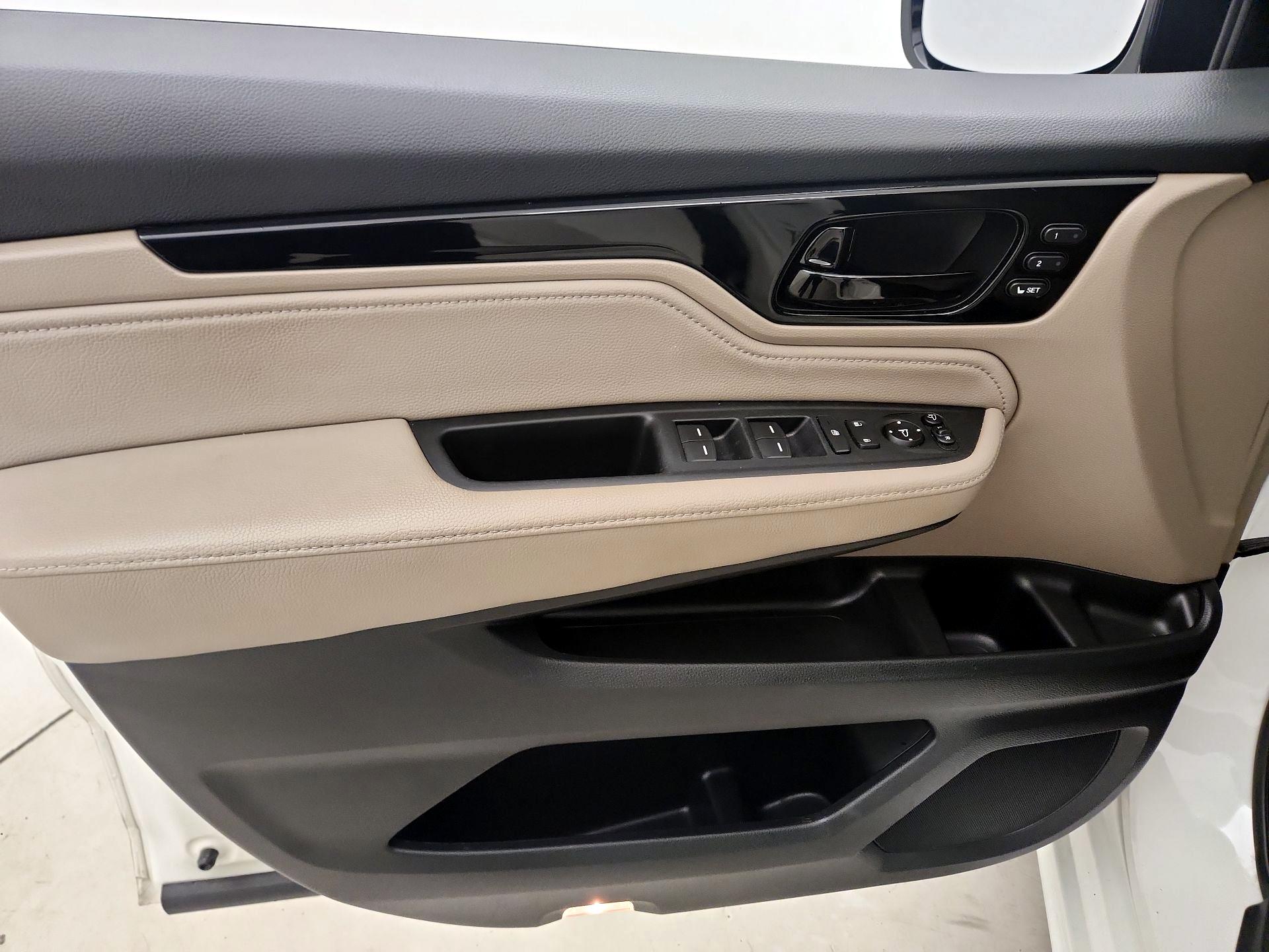 Thumbnail: 2019 Honda Odyssey - 12