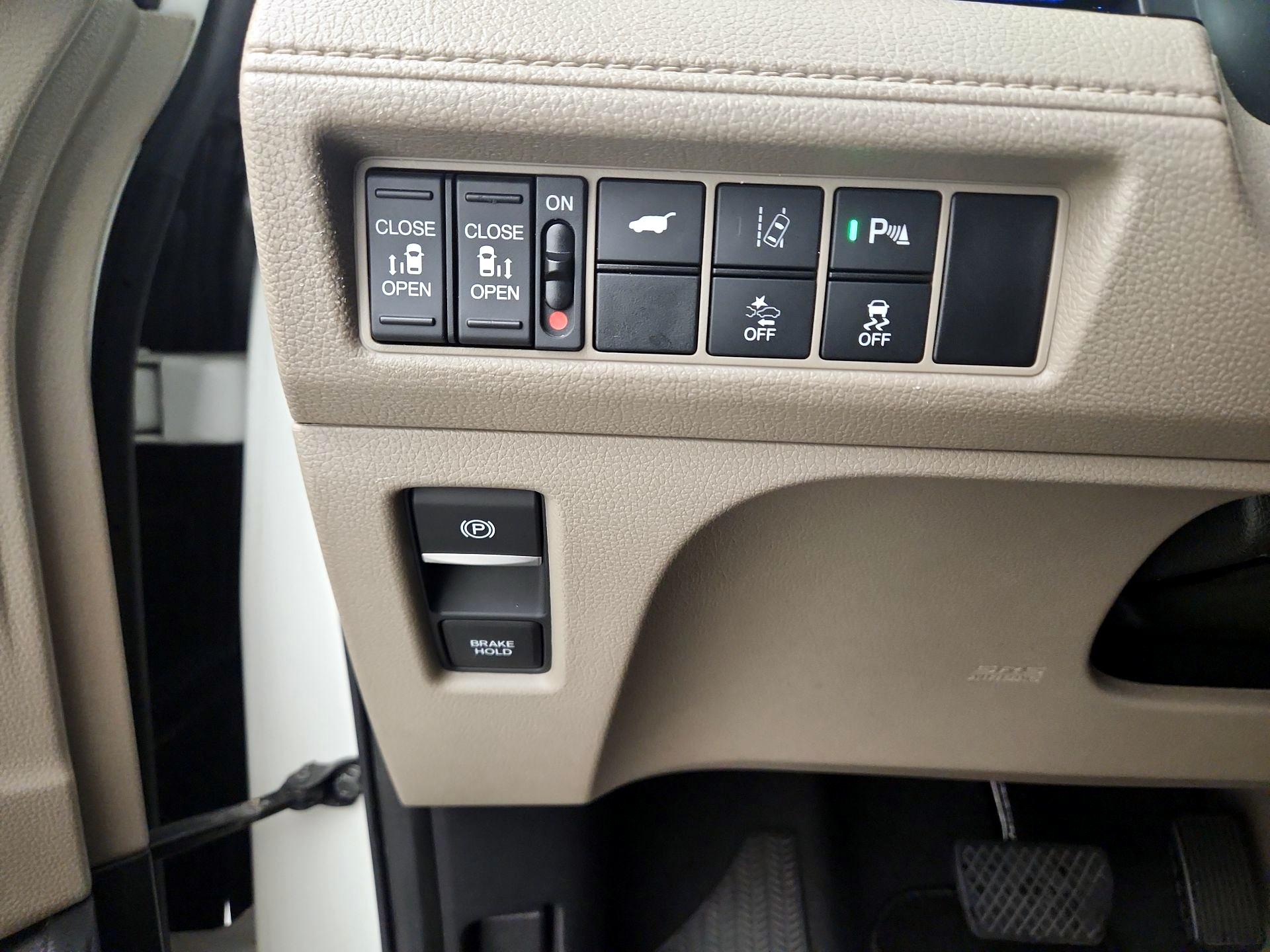 Thumbnail: 2019 Honda Odyssey - 13