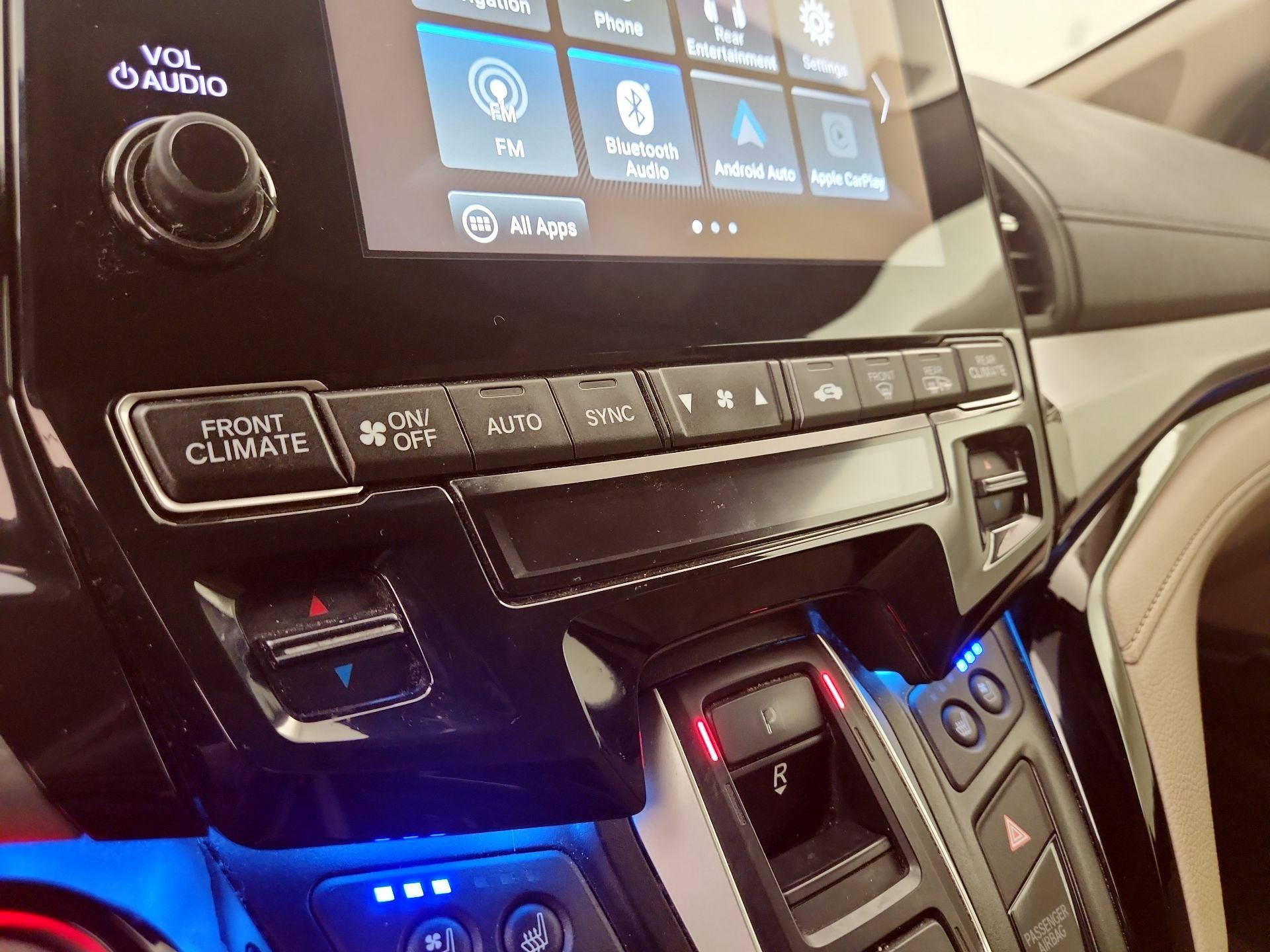 Thumbnail: 2019 Honda Odyssey - 17
