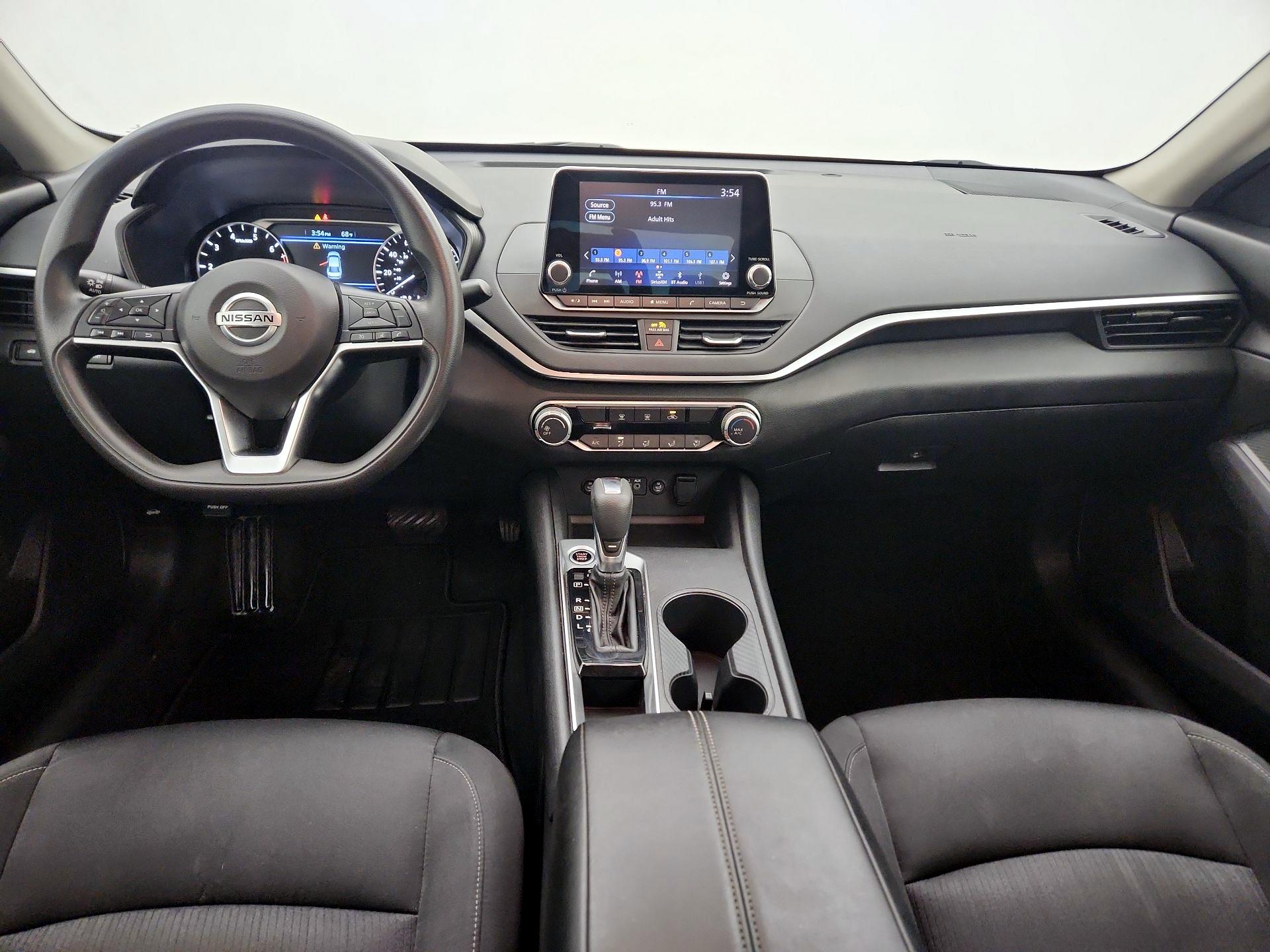 Thumbnail: 2020 Nissan Altima - 9