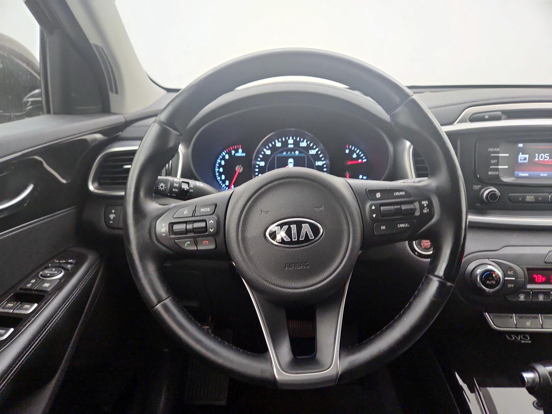 Thumbnail: 2016 Kia Sorento - 10