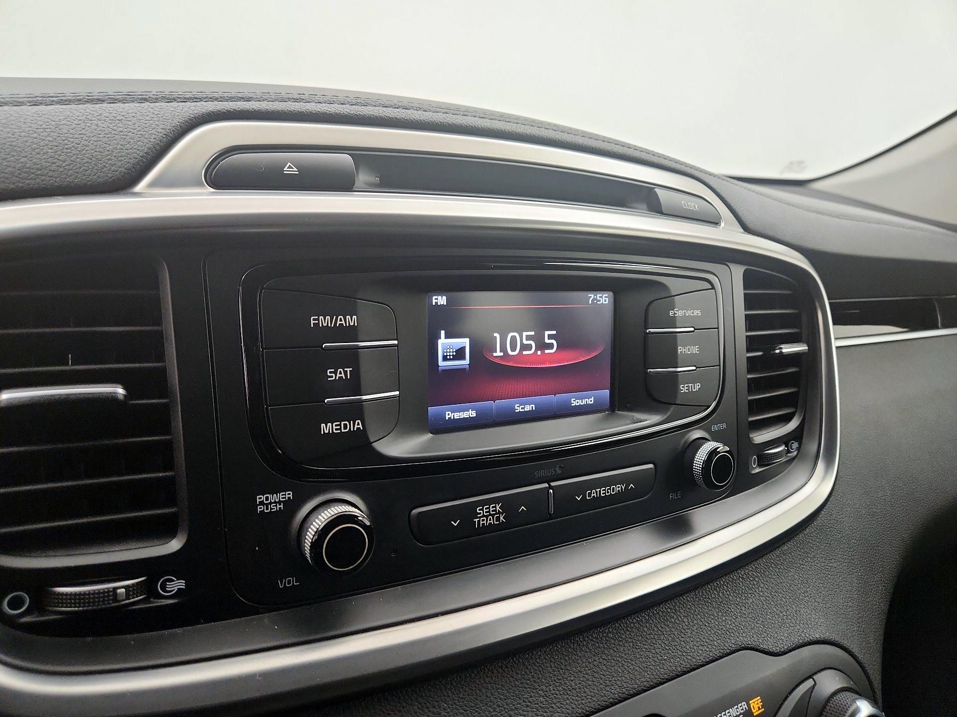 Thumbnail: 2016 Kia Sorento - 15