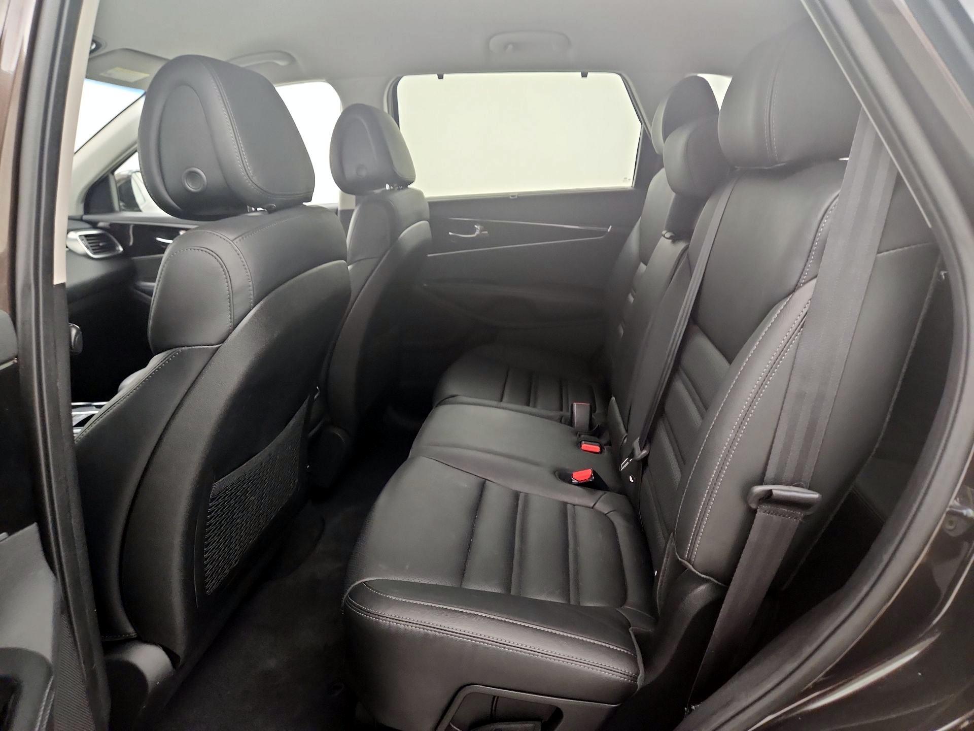 Thumbnail: 2016 Kia Sorento - 19