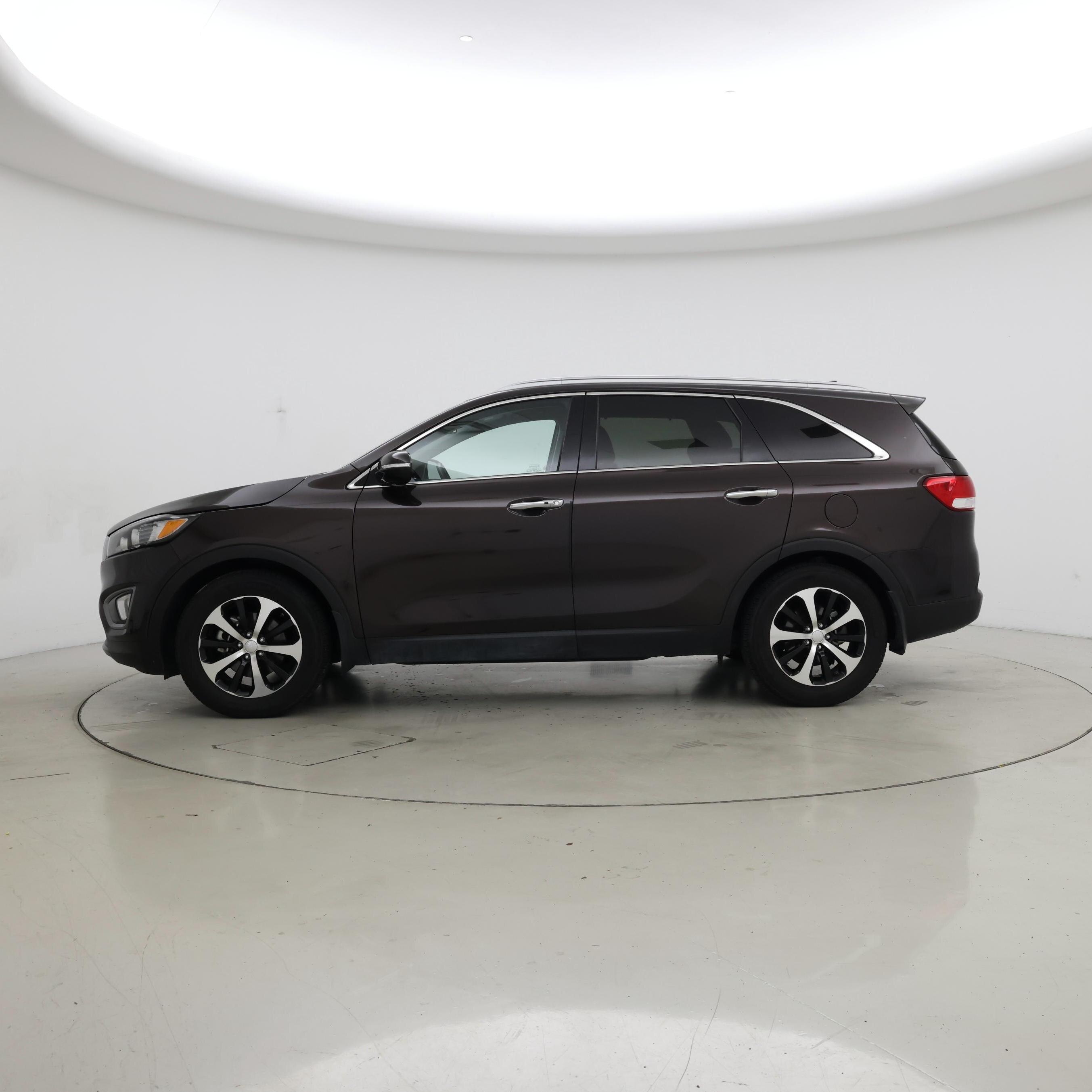 Thumbnail: 2016 Kia Sorento - 3