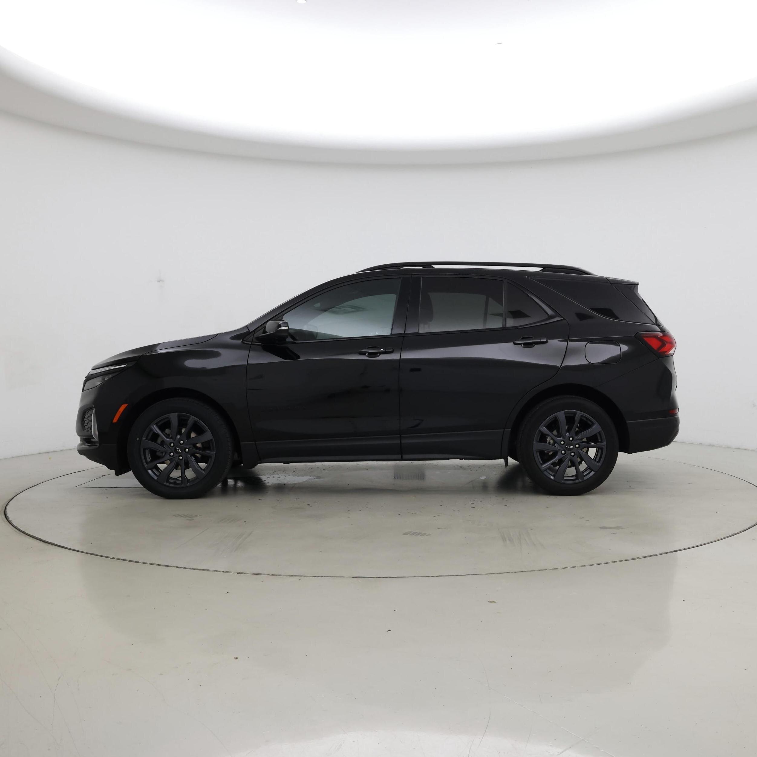 Thumbnail: 2022 Chevrolet Equinox - 3