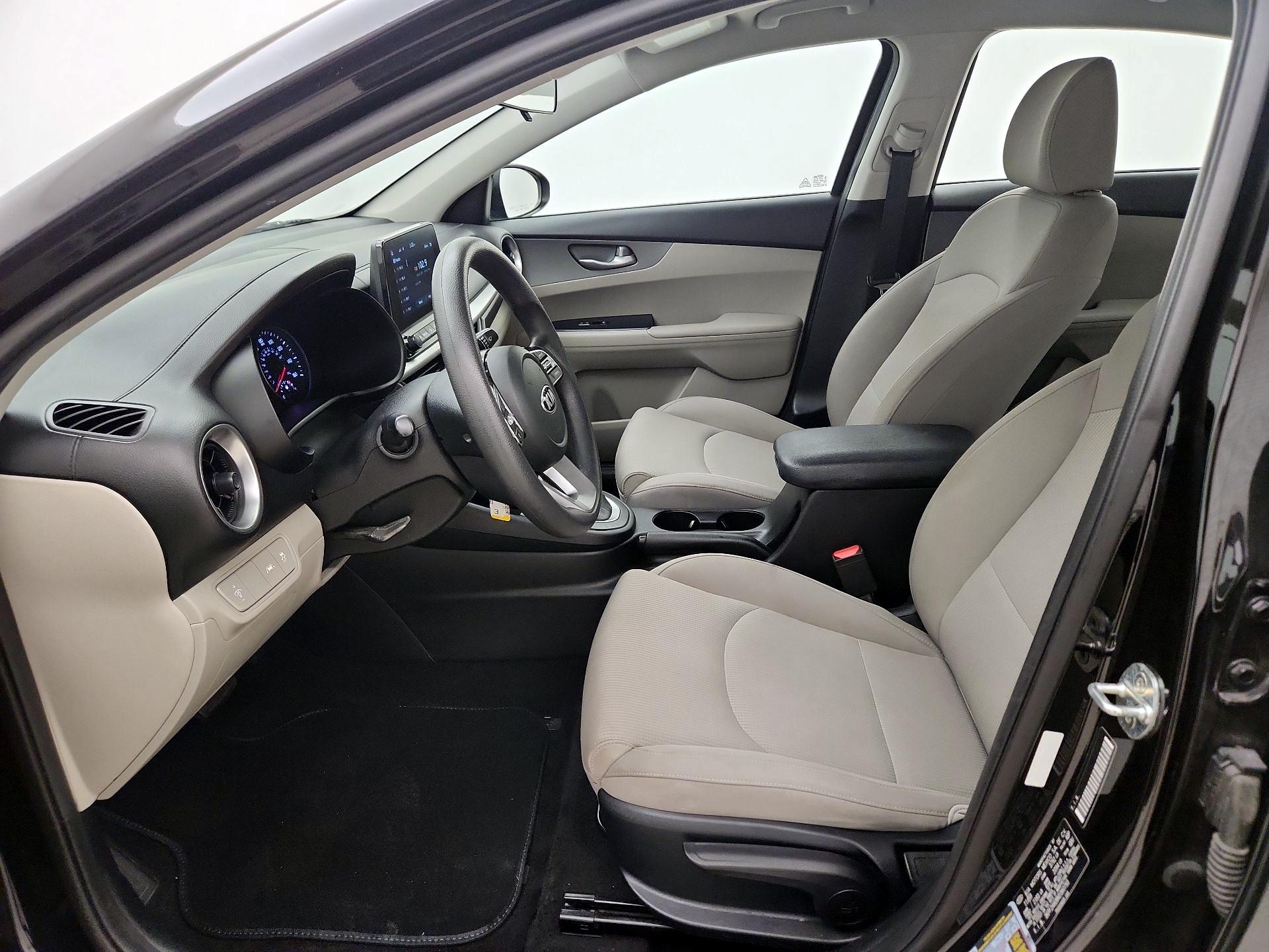 Thumbnail: 2019 Kia Forte - 11
