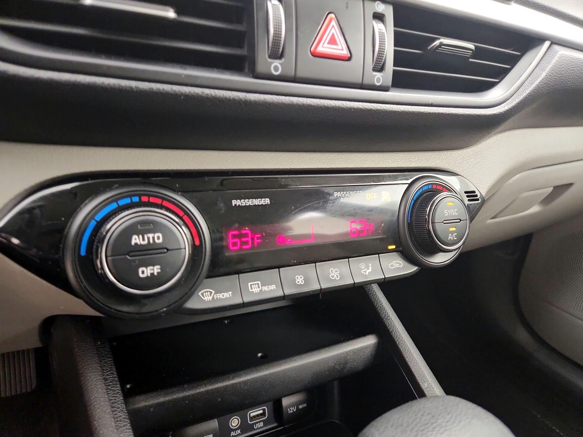 Thumbnail: 2019 Kia Forte - 16