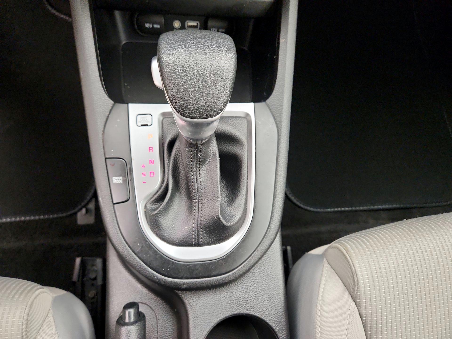 Thumbnail: 2019 Kia Forte - 17