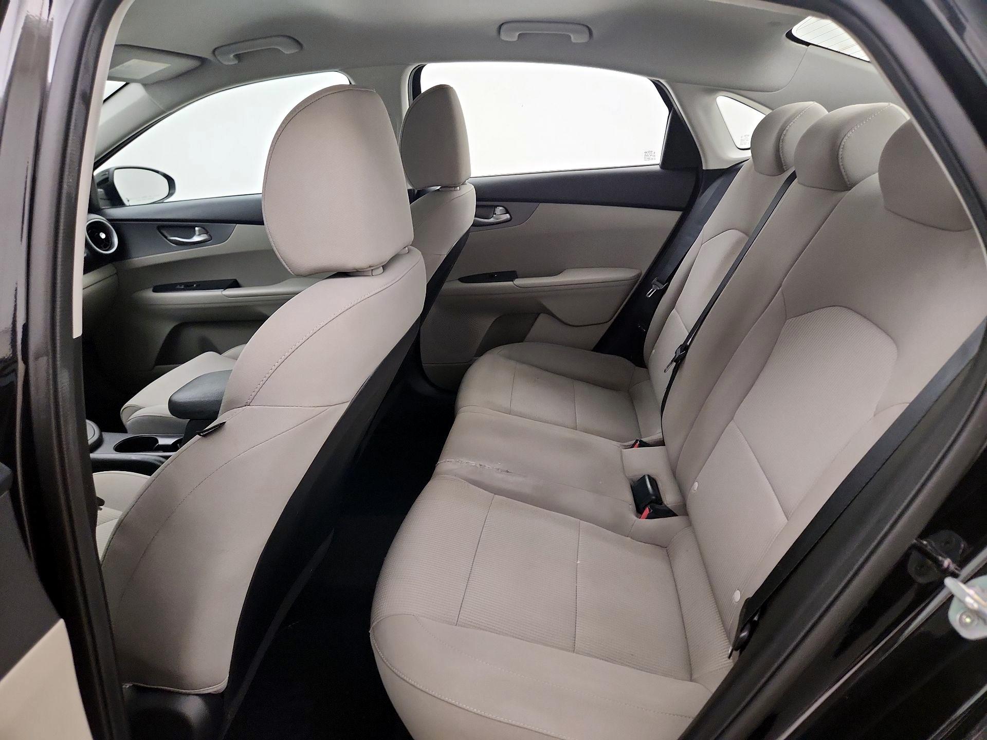 Thumbnail: 2019 Kia Forte - 19