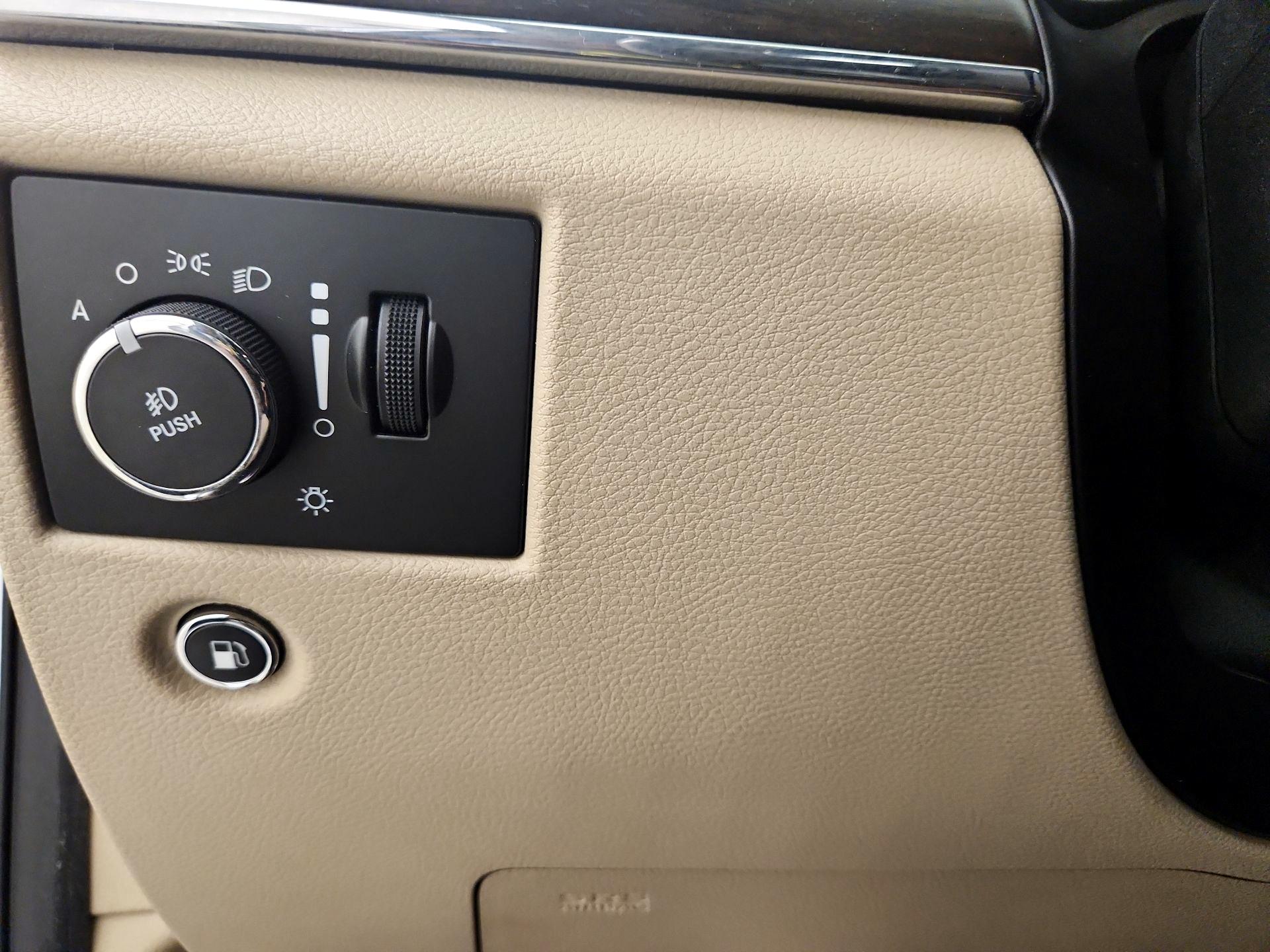 Thumbnail: 2015 Jeep Grand Cherokee - 13