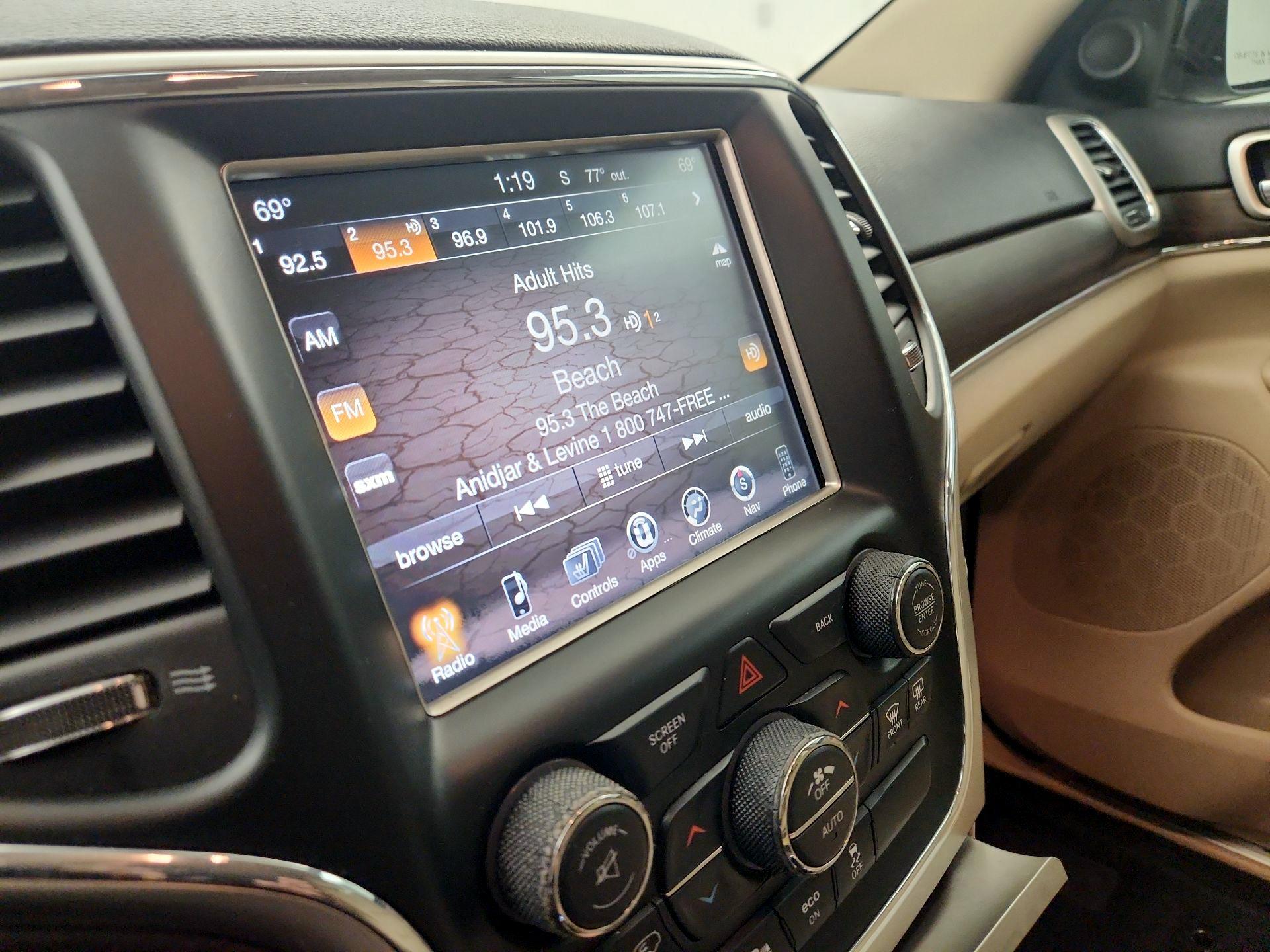 Thumbnail: 2015 Jeep Grand Cherokee - 16