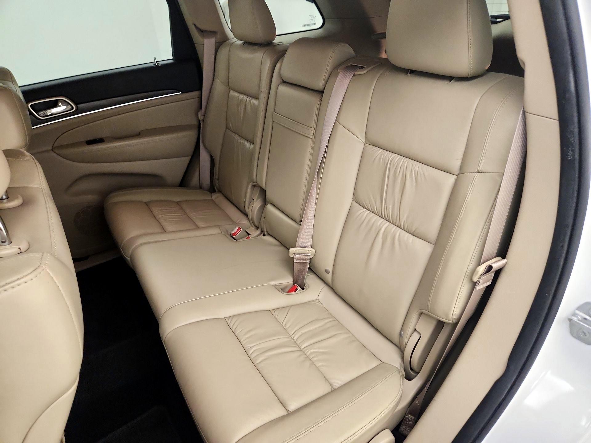 Thumbnail: 2015 Jeep Grand Cherokee - 20