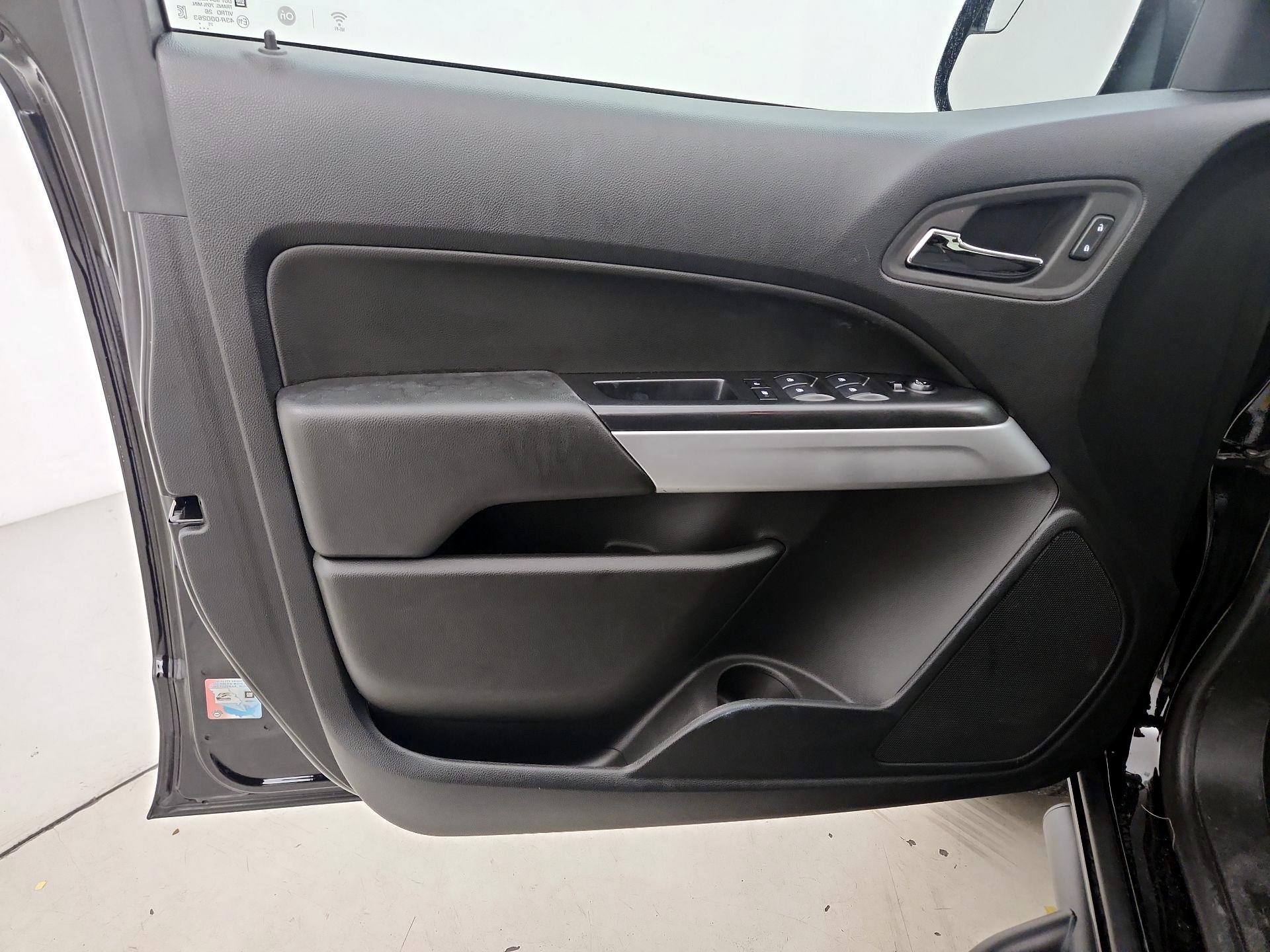 Thumbnail: 2022 Chevrolet Colorado - 12