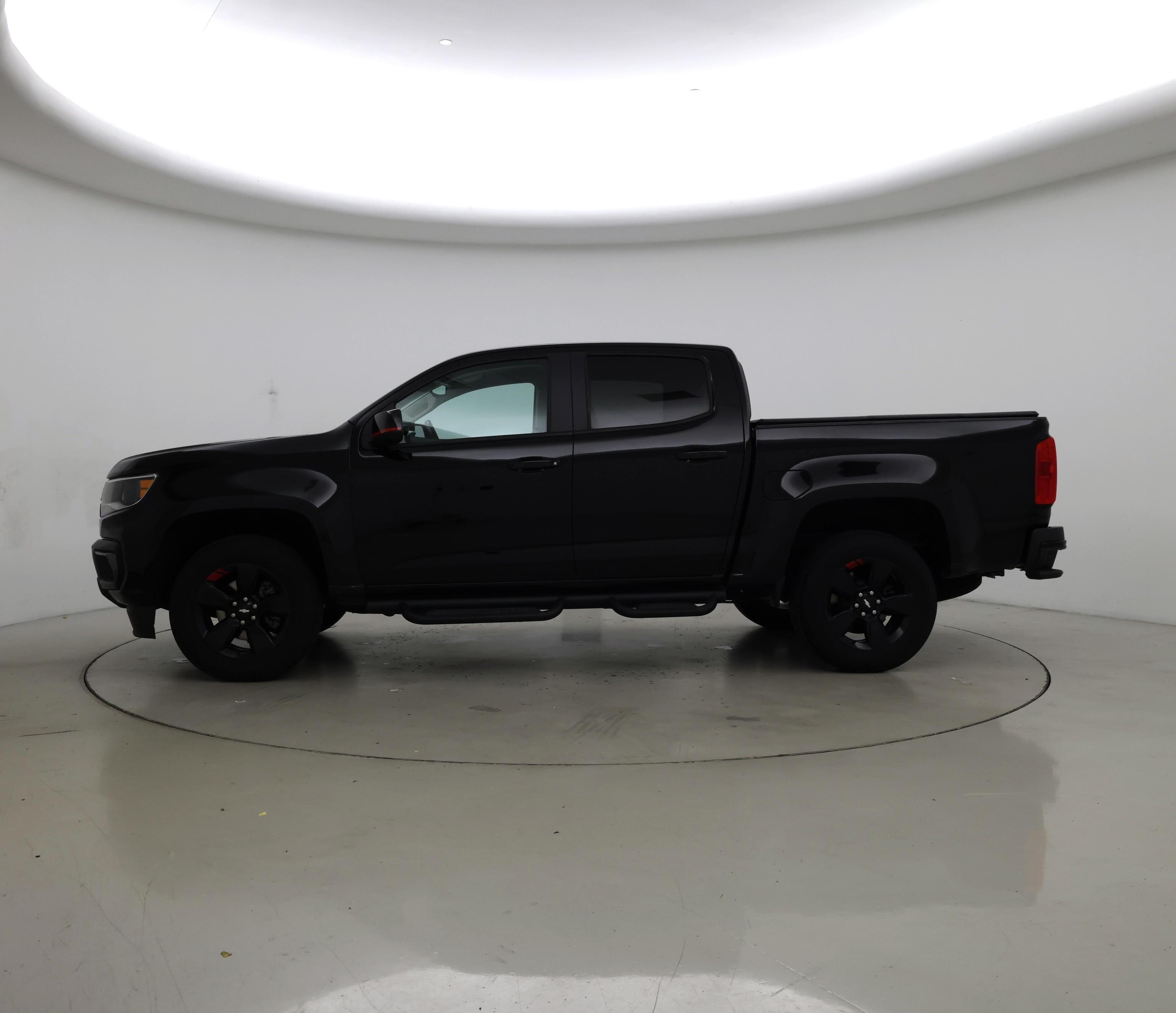 Thumbnail: 2022 Chevrolet Colorado - 3