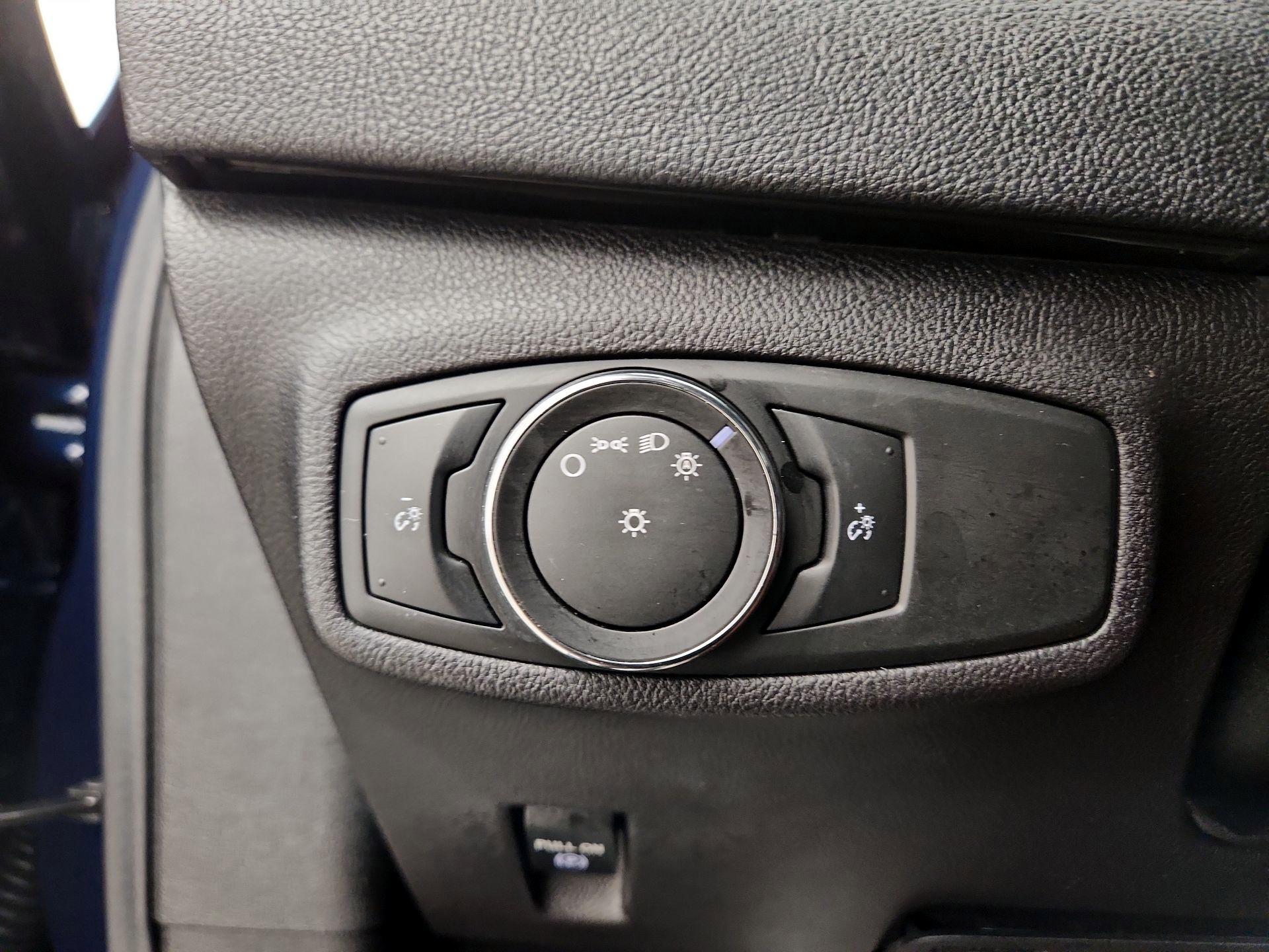 Thumbnail: 2016 Lincoln MKC - 13