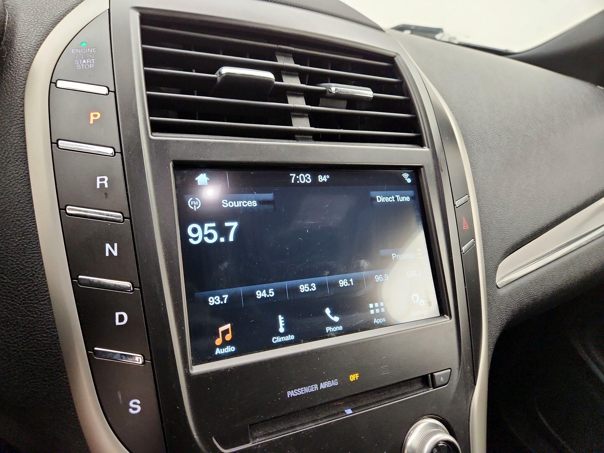 Thumbnail: 2016 Lincoln MKC - 15