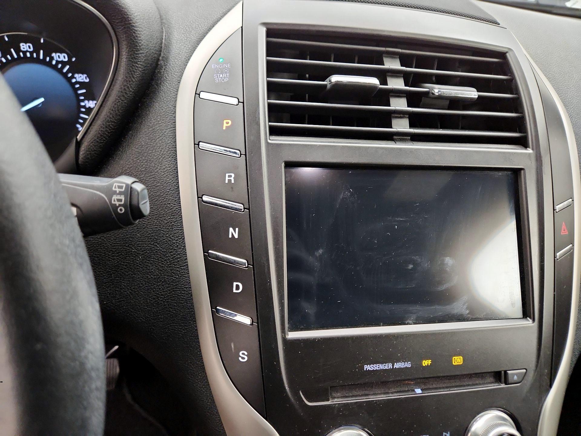 Thumbnail: 2016 Lincoln MKC - 17