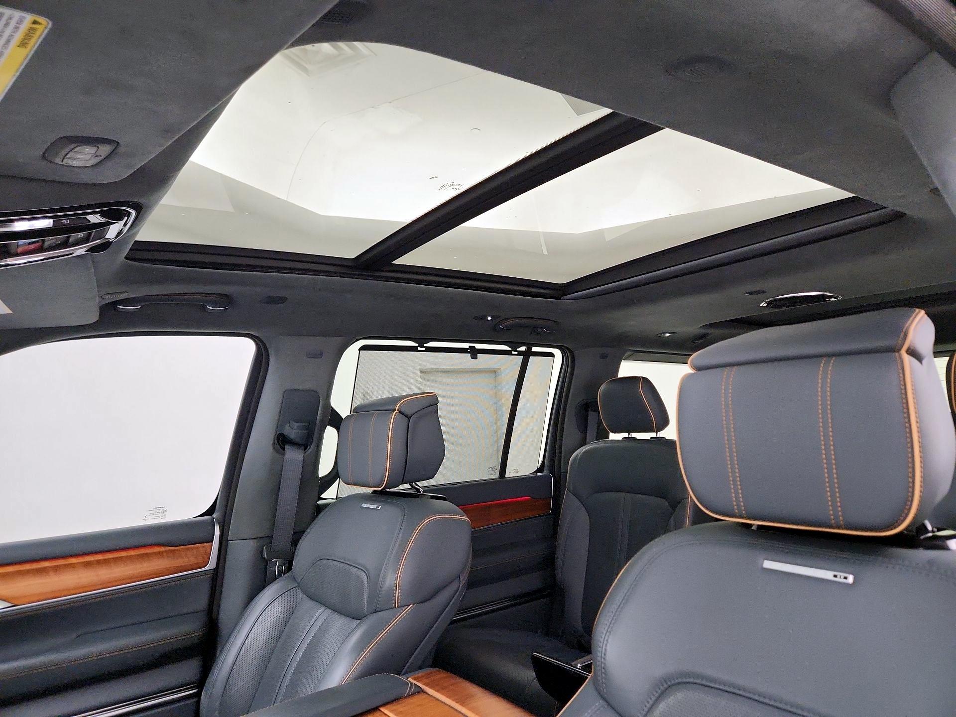 Thumbnail: 2022 Jeep Grand Wagoneer - 20