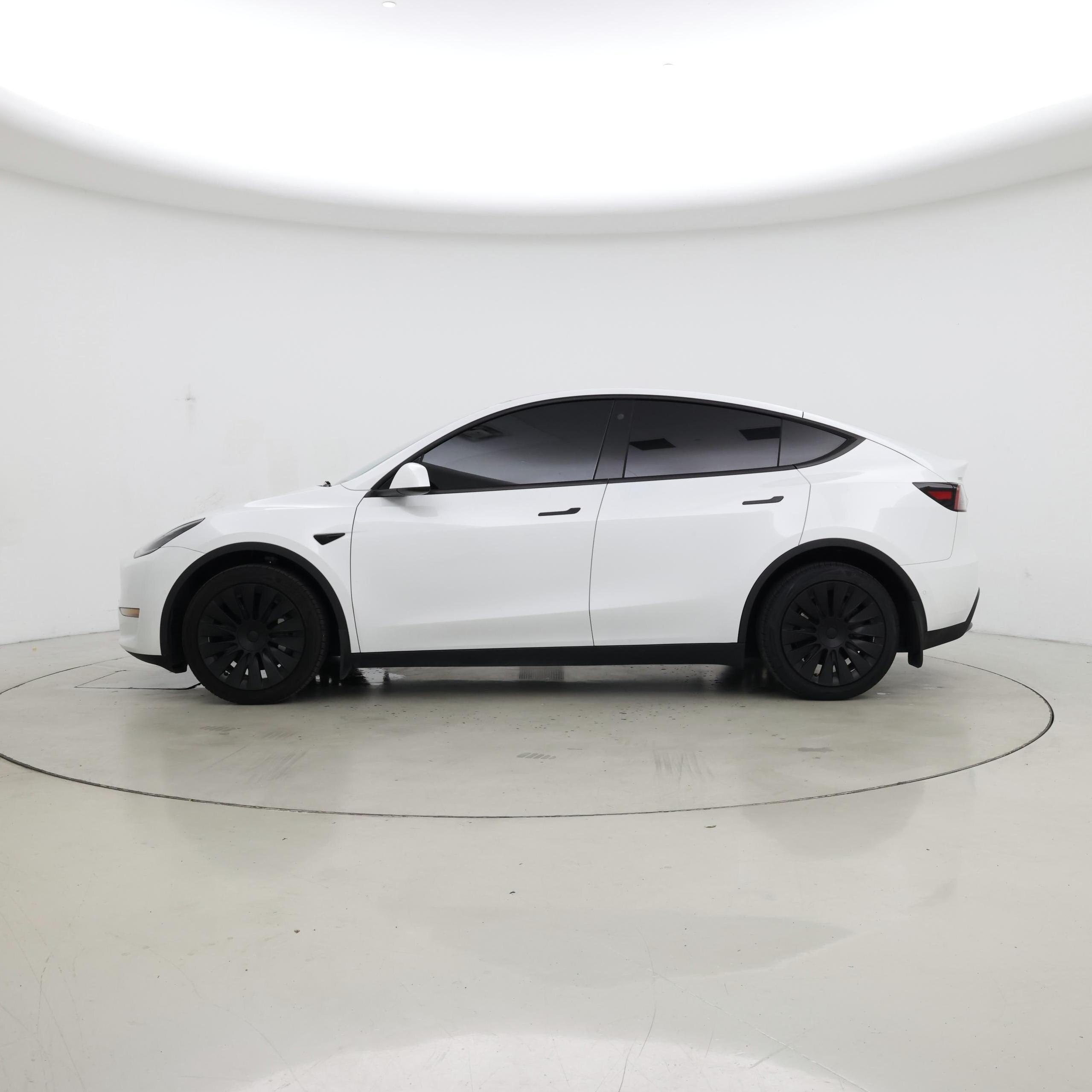 Thumbnail: 2022 Tesla Model Y - 3