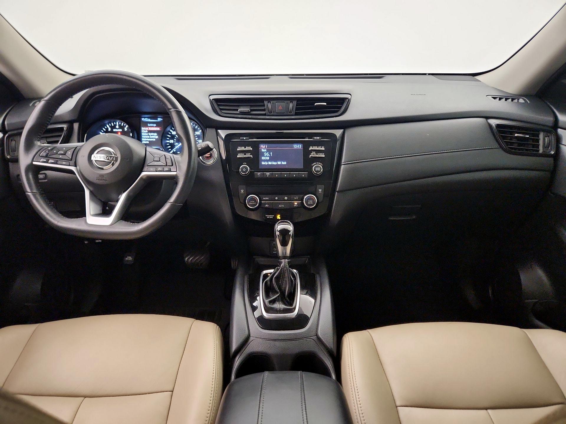 Thumbnail: 2017 Nissan Rogue - 9