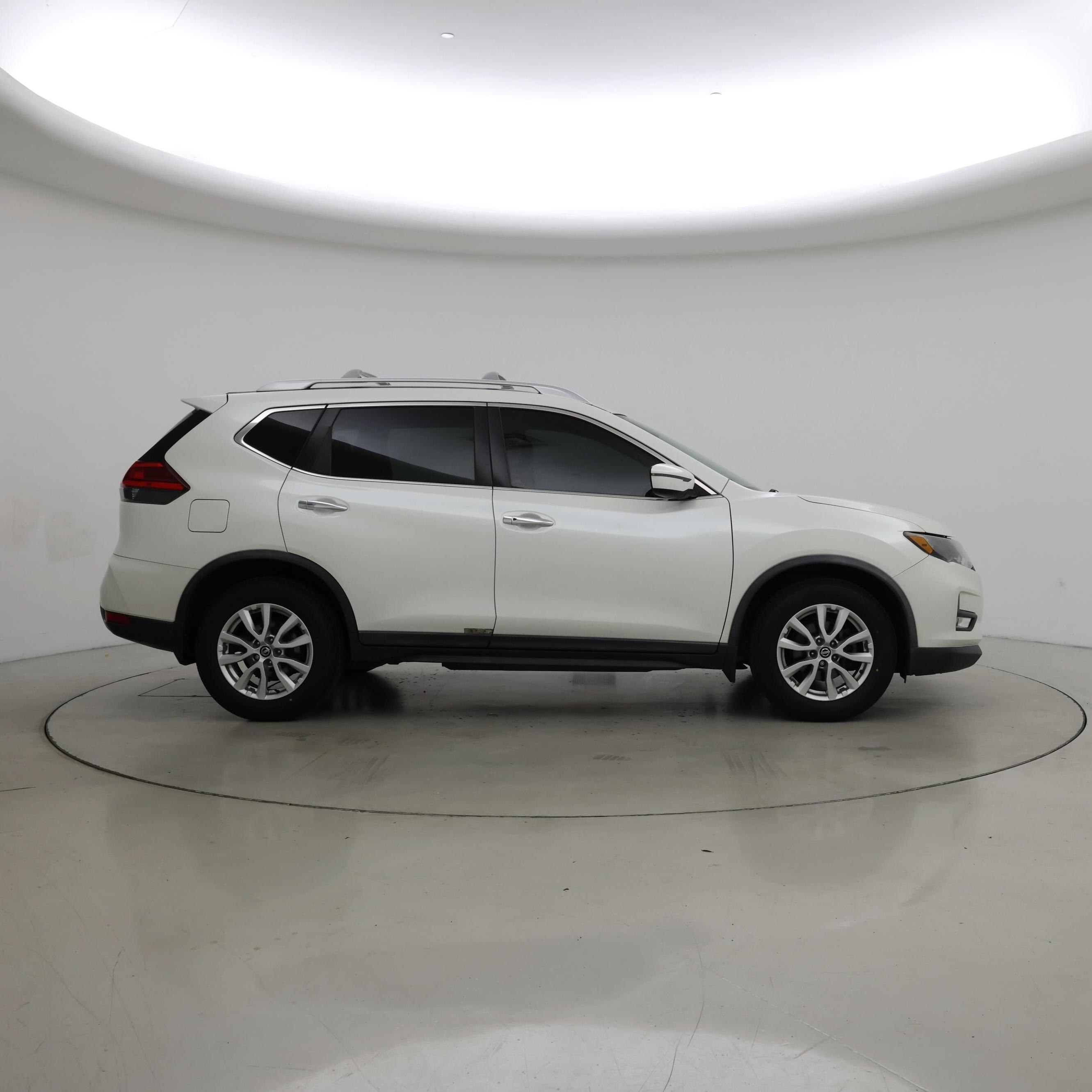 Thumbnail: 2017 Nissan Rogue - 7