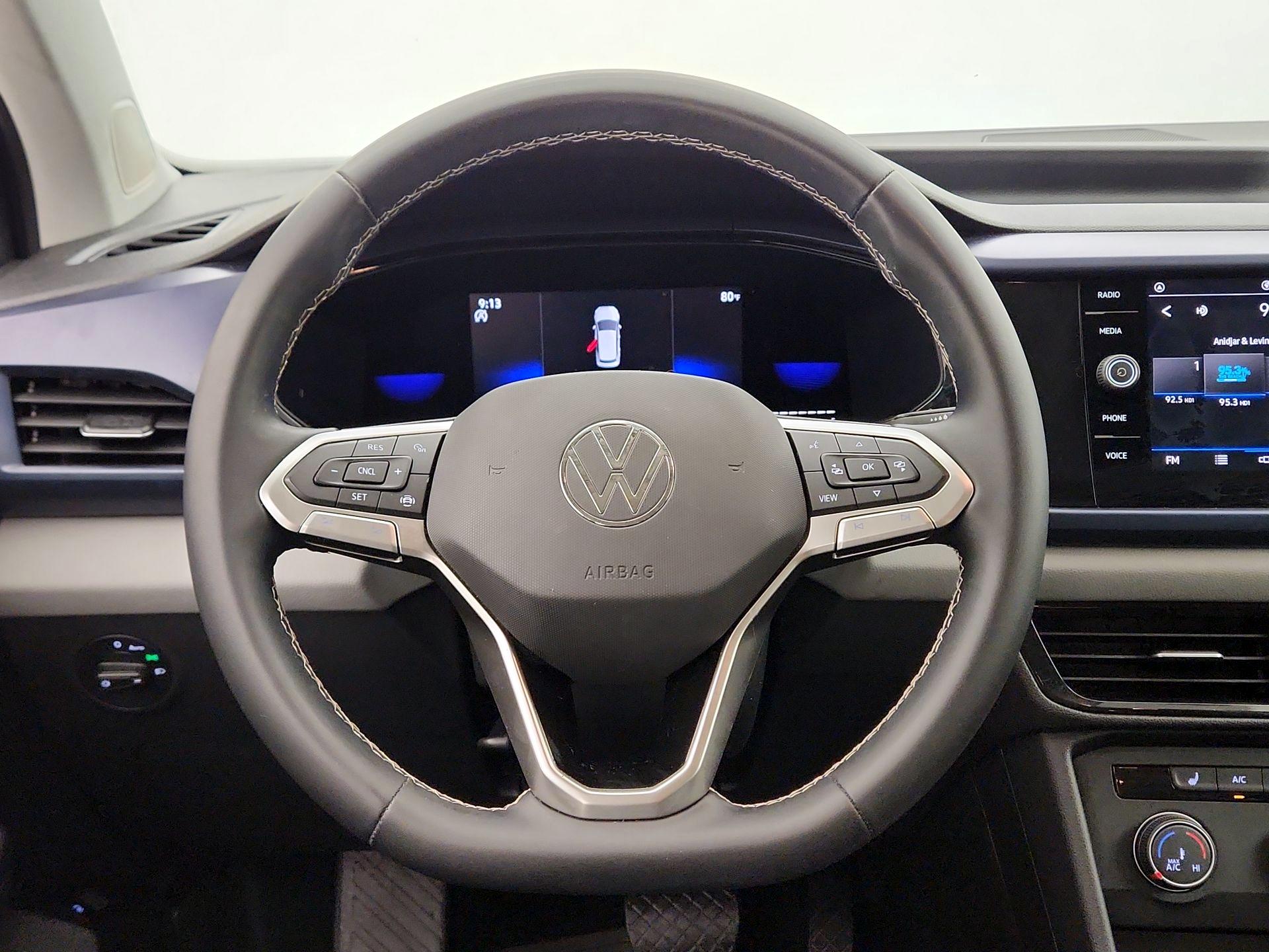 Thumbnail: 2022 Volkswagen Taos - 10