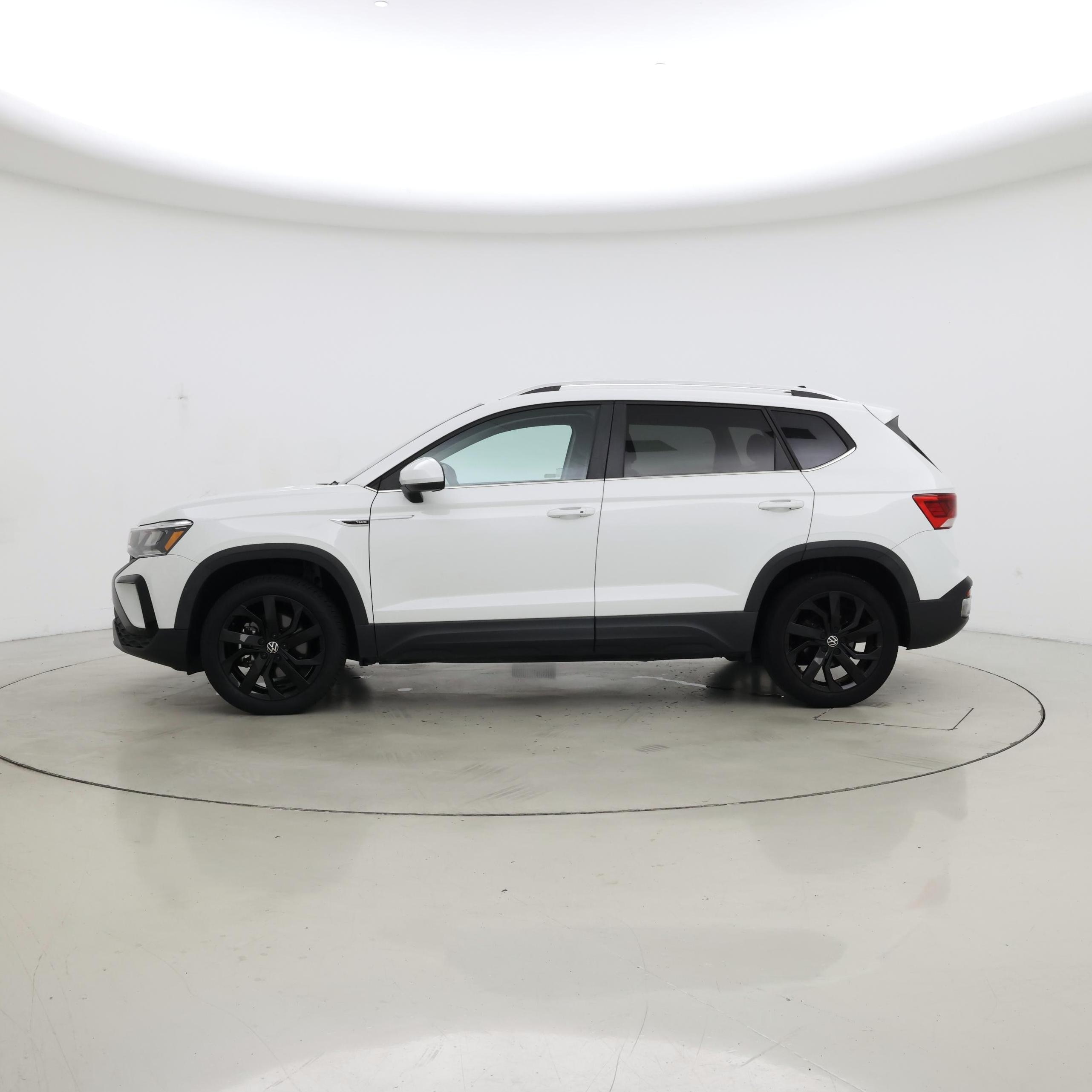 Thumbnail: 2022 Volkswagen Taos - 3