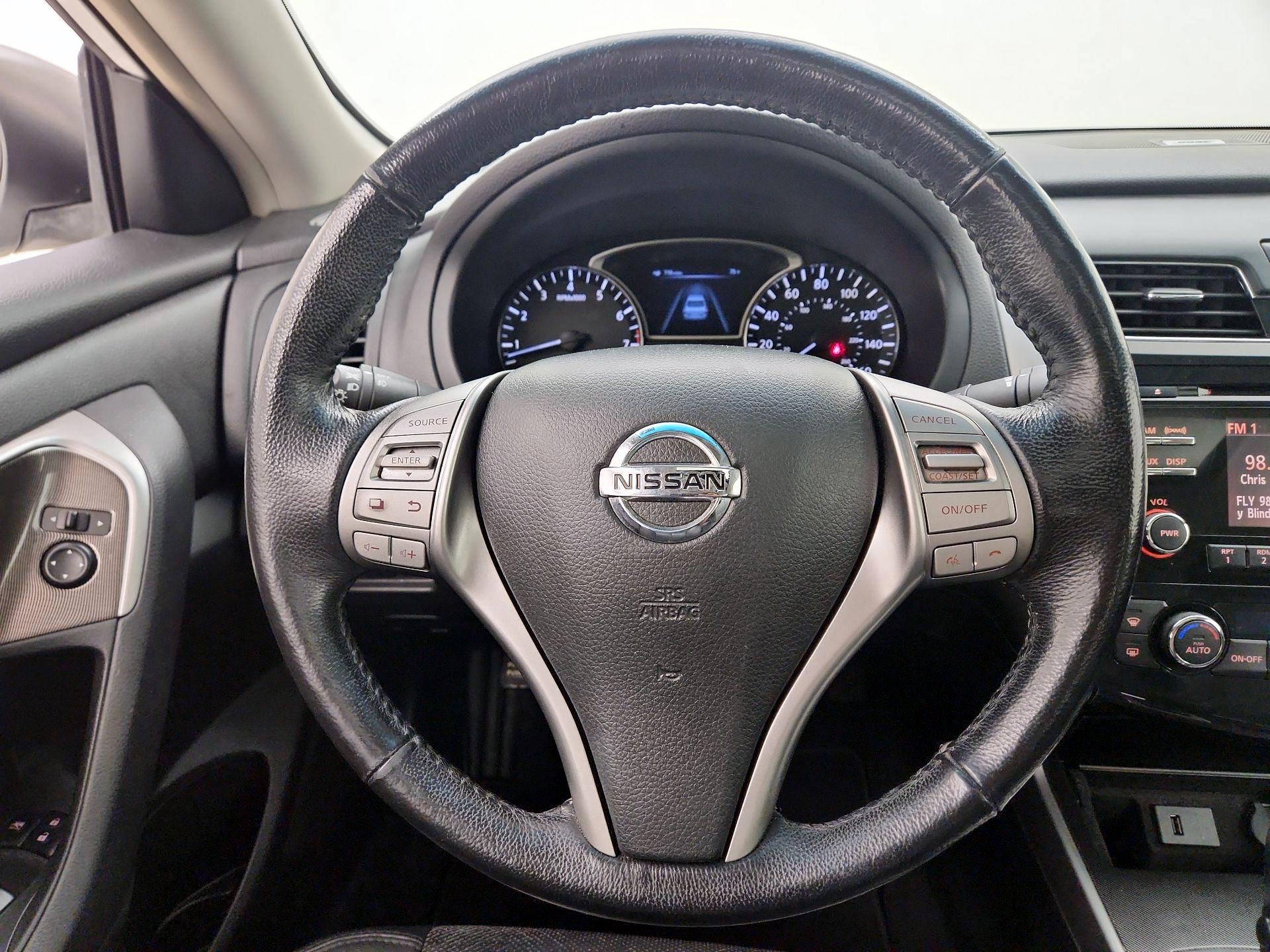 Thumbnail: 2013 Nissan Altima - 10