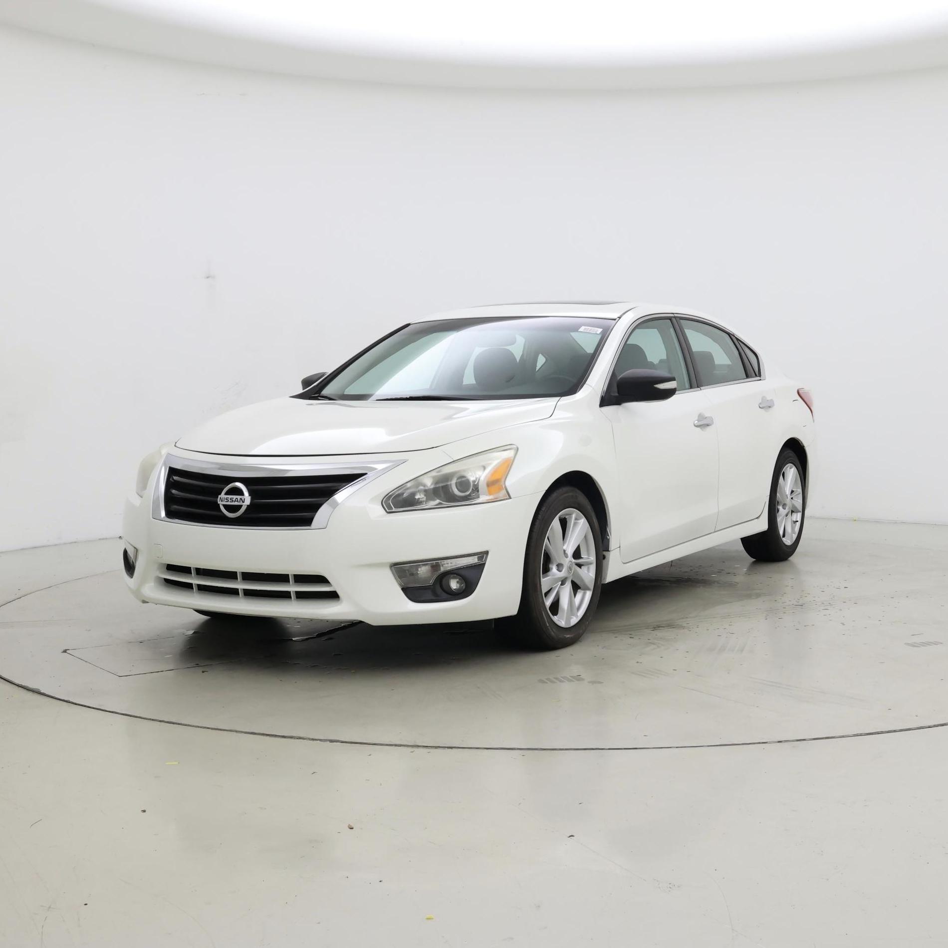 Thumbnail: 2013 Nissan Altima - 4