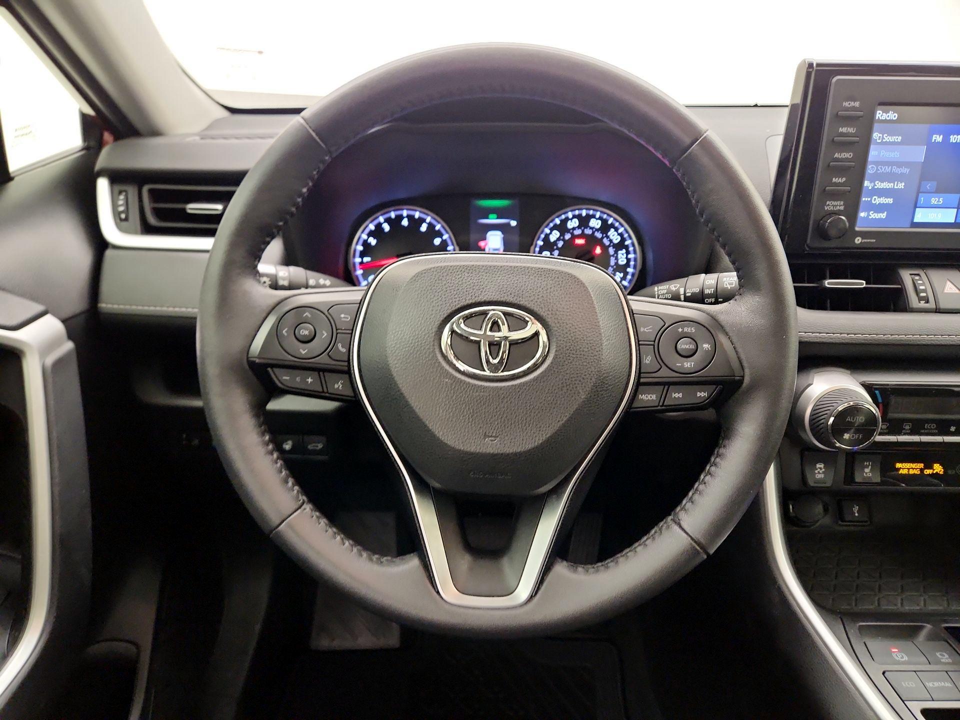 Thumbnail: 2020 Toyota RAV4 - 10