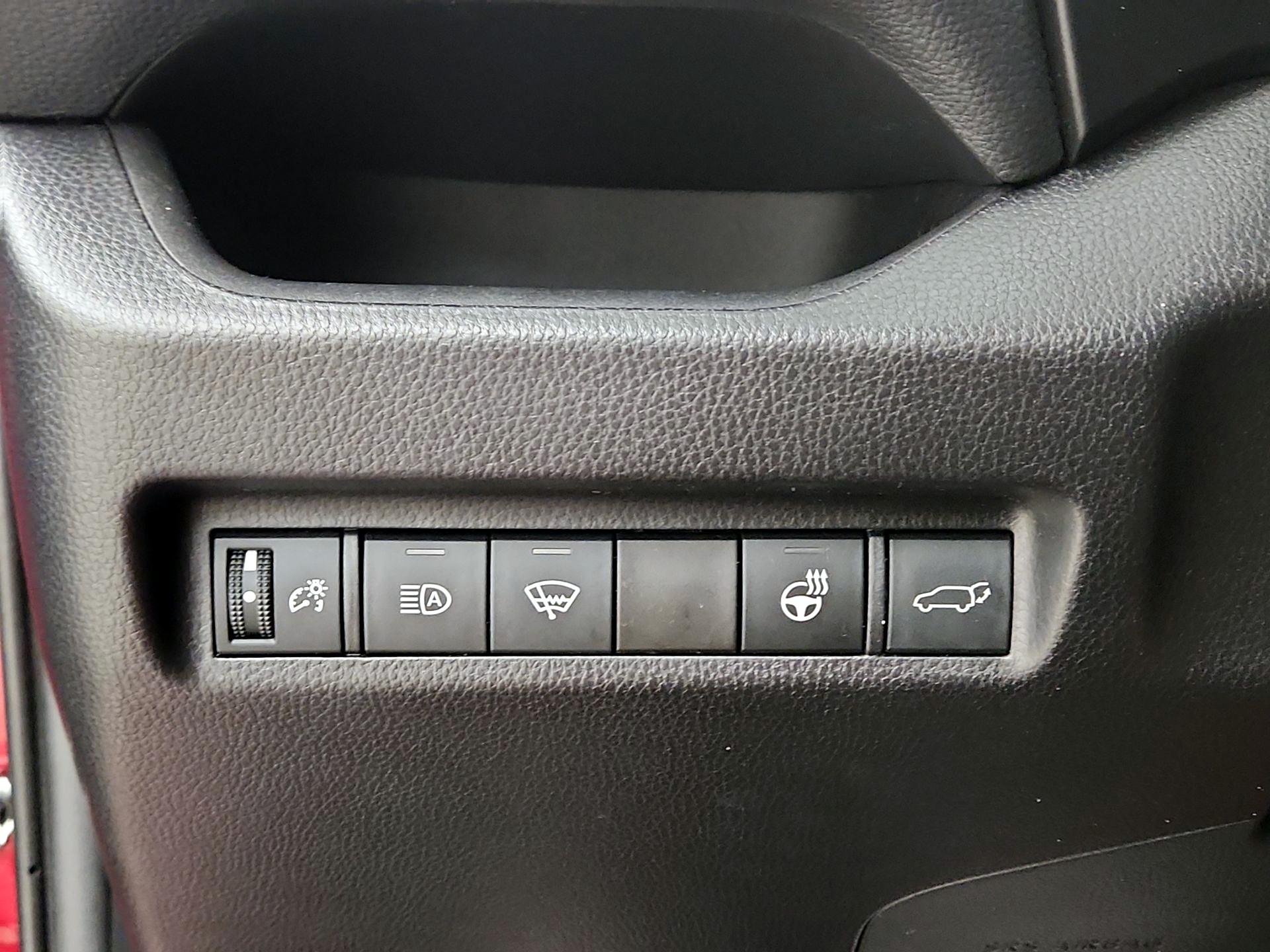 Thumbnail: 2020 Toyota RAV4 - 13