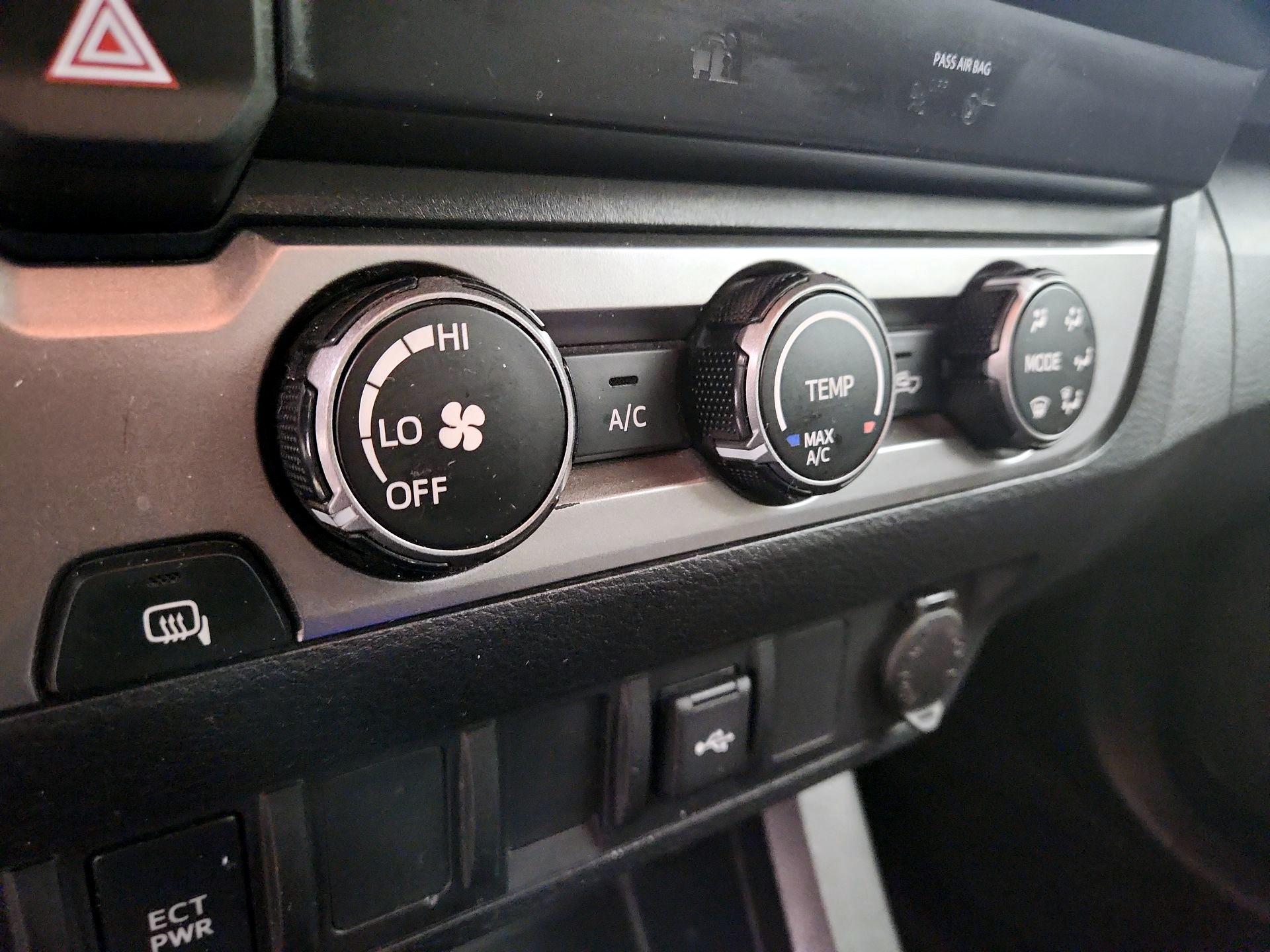 Thumbnail: 2020 Toyota Tacoma - 17