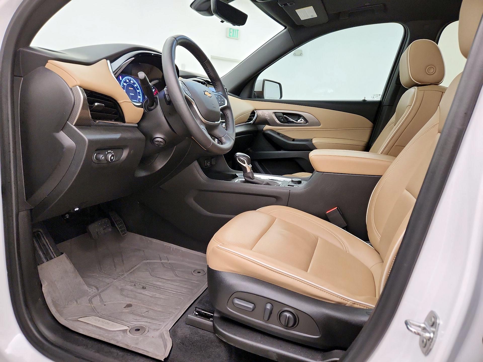 Thumbnail: 2022 Chevrolet Traverse - 11