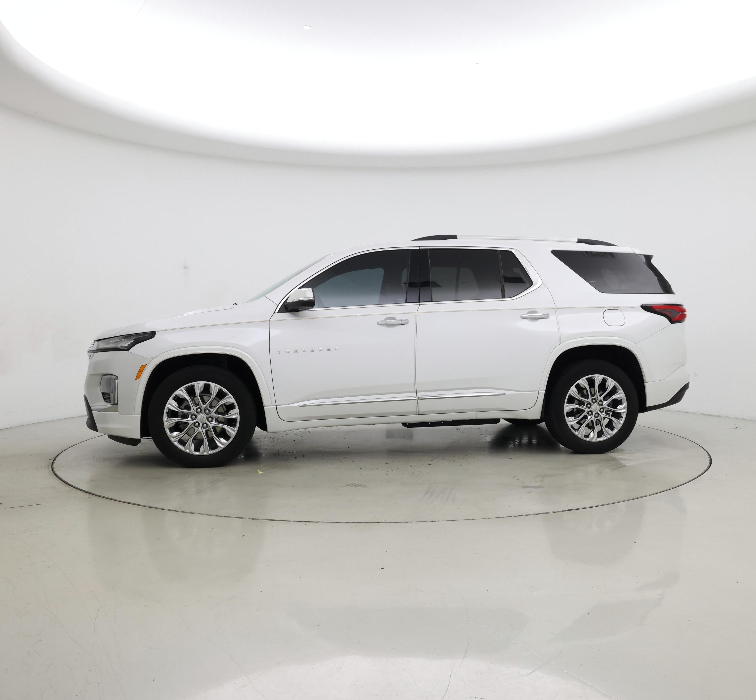 Thumbnail: 2022 Chevrolet Traverse - 3