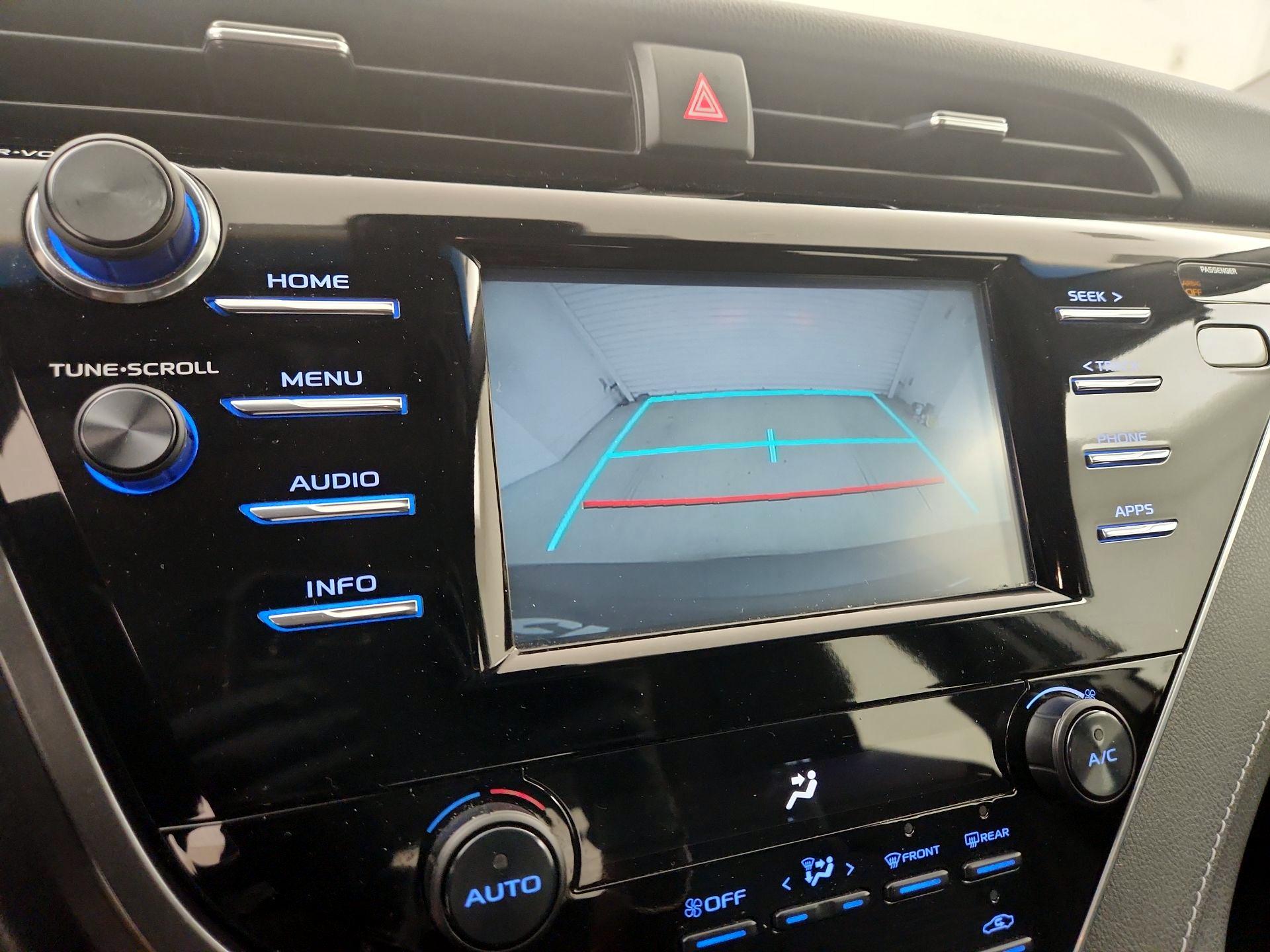 Thumbnail: 2018 Toyota Camry - 14