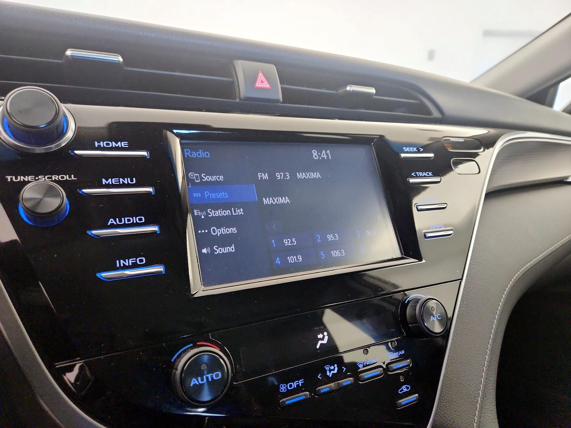 Thumbnail: 2018 Toyota Camry - 15